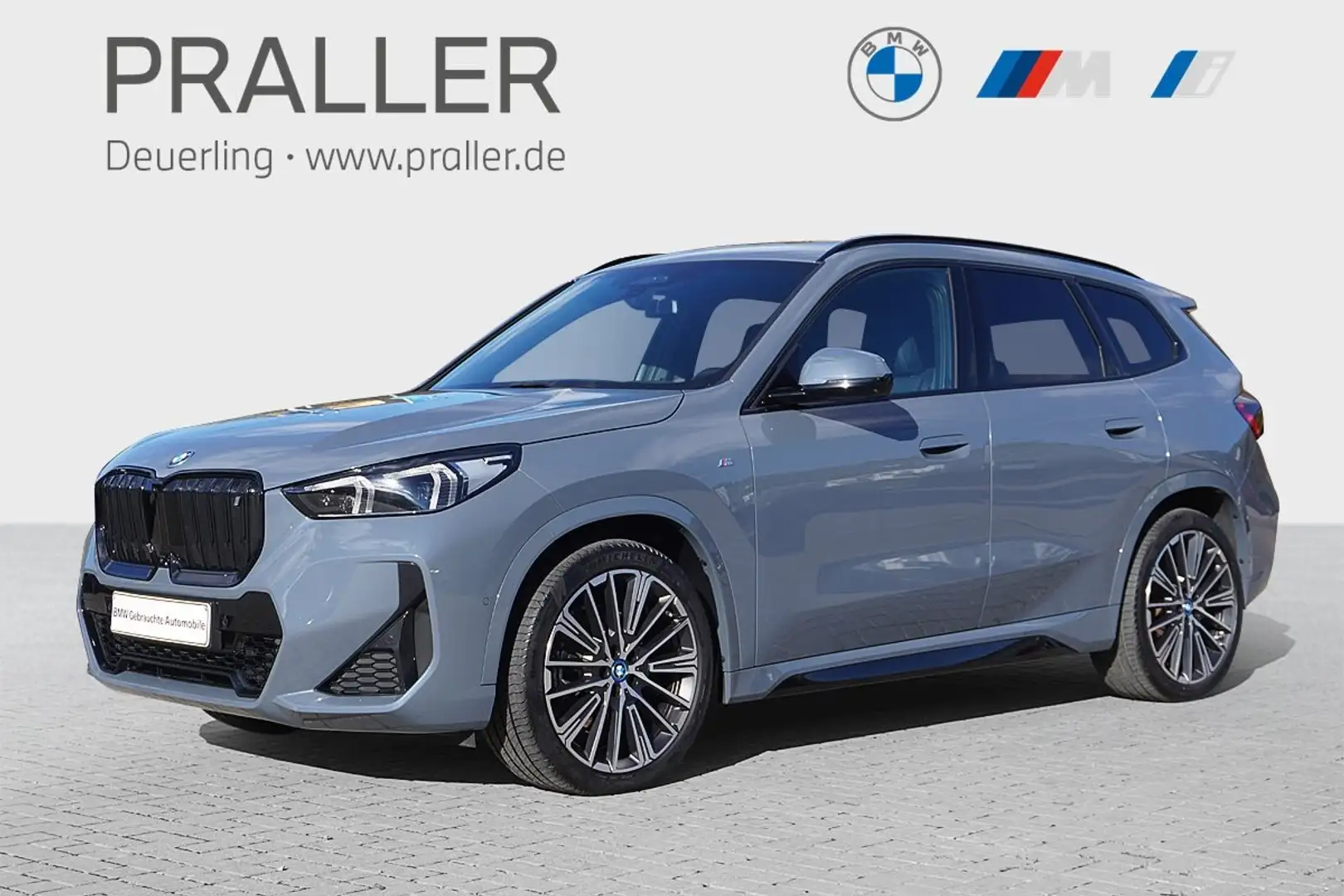 BMW iX1 xDrive30 M Sport HeadUp AHK ACC Glasdach 20" 360Ka Grau - 1