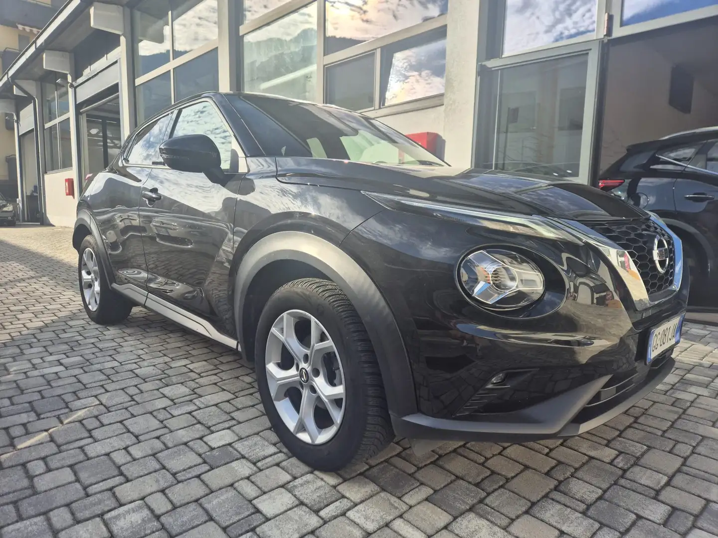 Nissan Juke Juke 1.0 dig-t N-Connecta 114cv Schwarz - 1