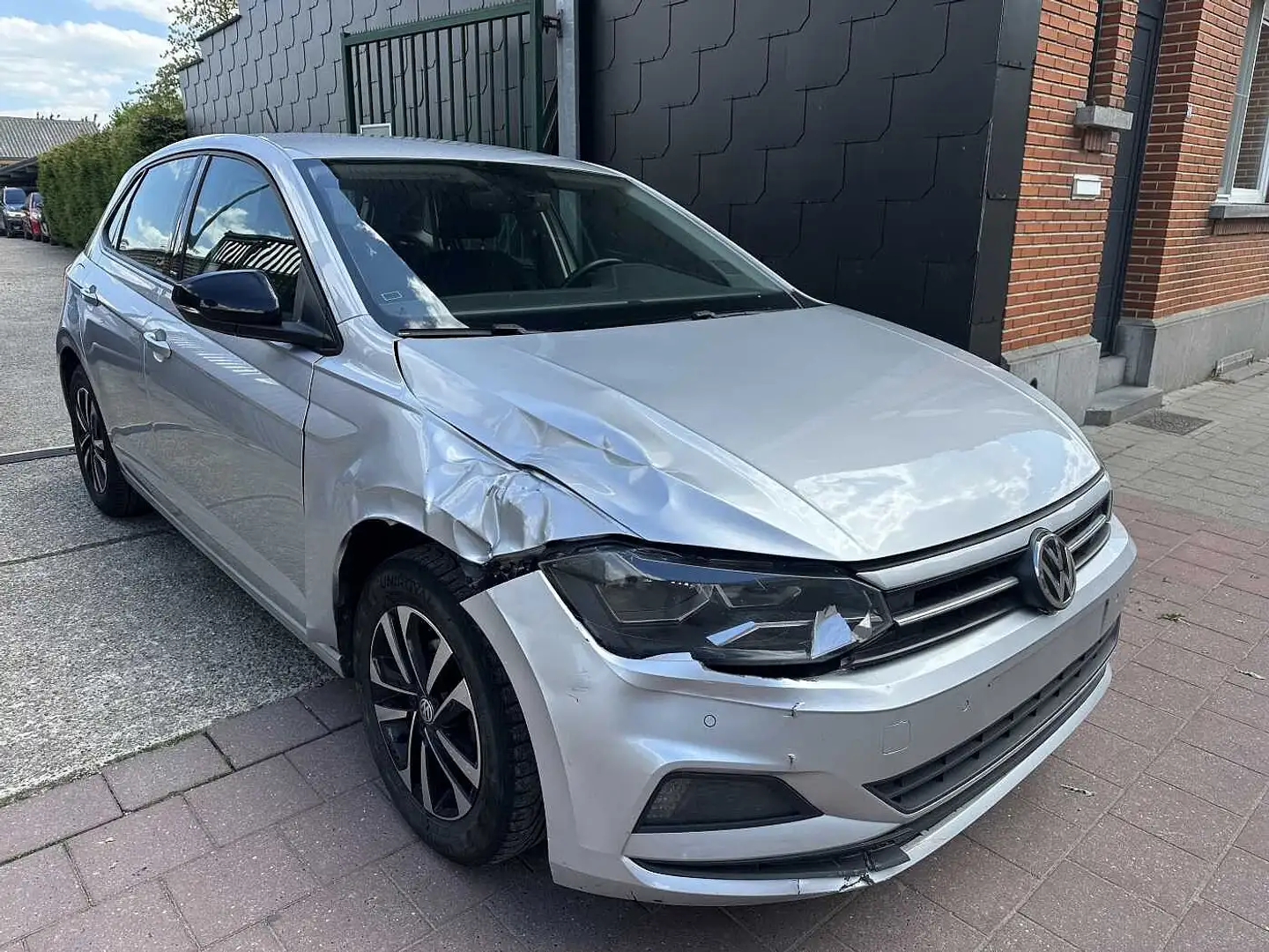 Volkswagen Polo 1.0 TSi MET 108DKM HANDELAARS & EXPORT Gris - 2