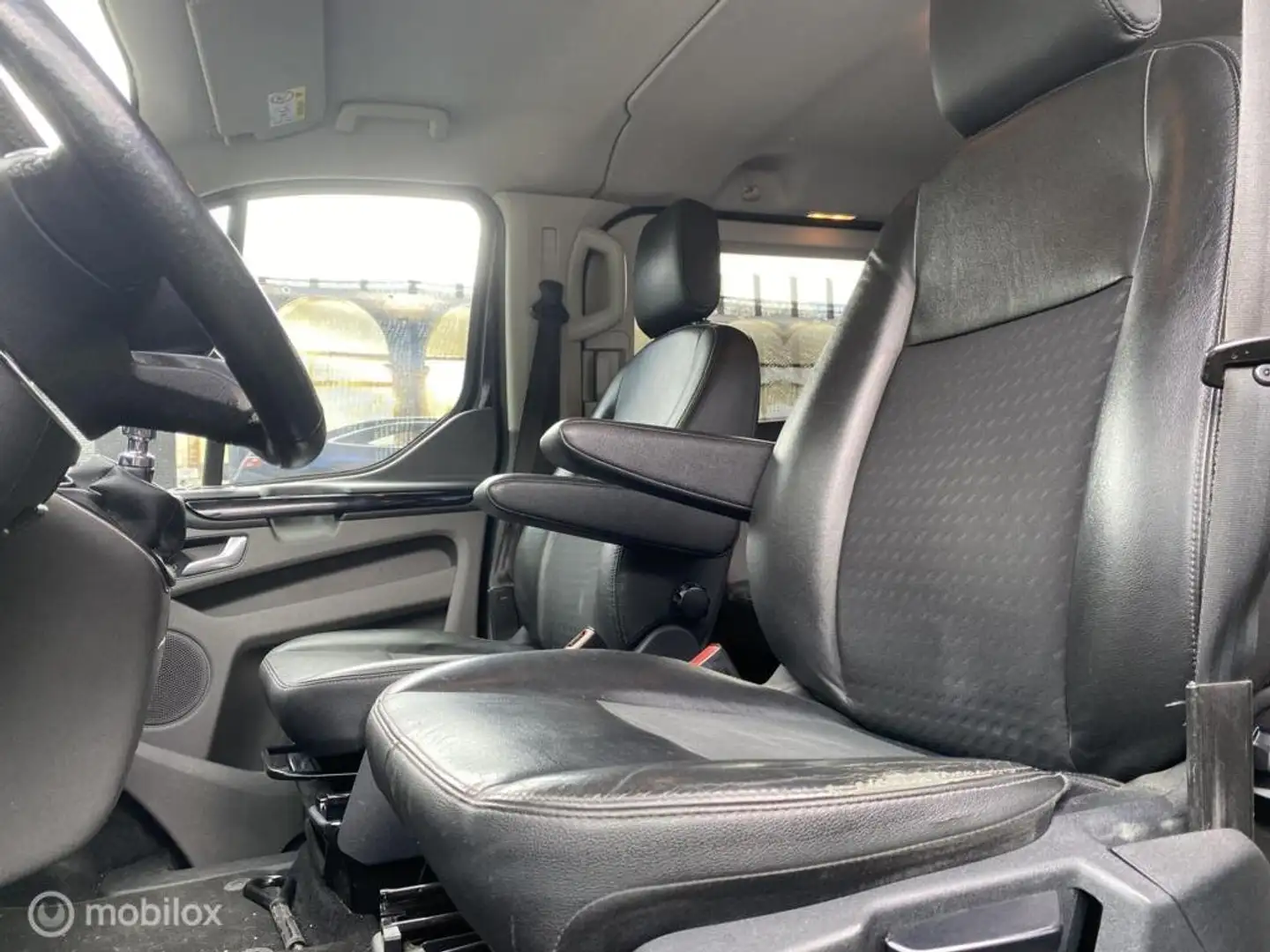 Ford Transit Custom 320 2.0 TDCI L2H1 Sp ECC NAVI 1/2 LEDER CAMERA VOL Negro - 2