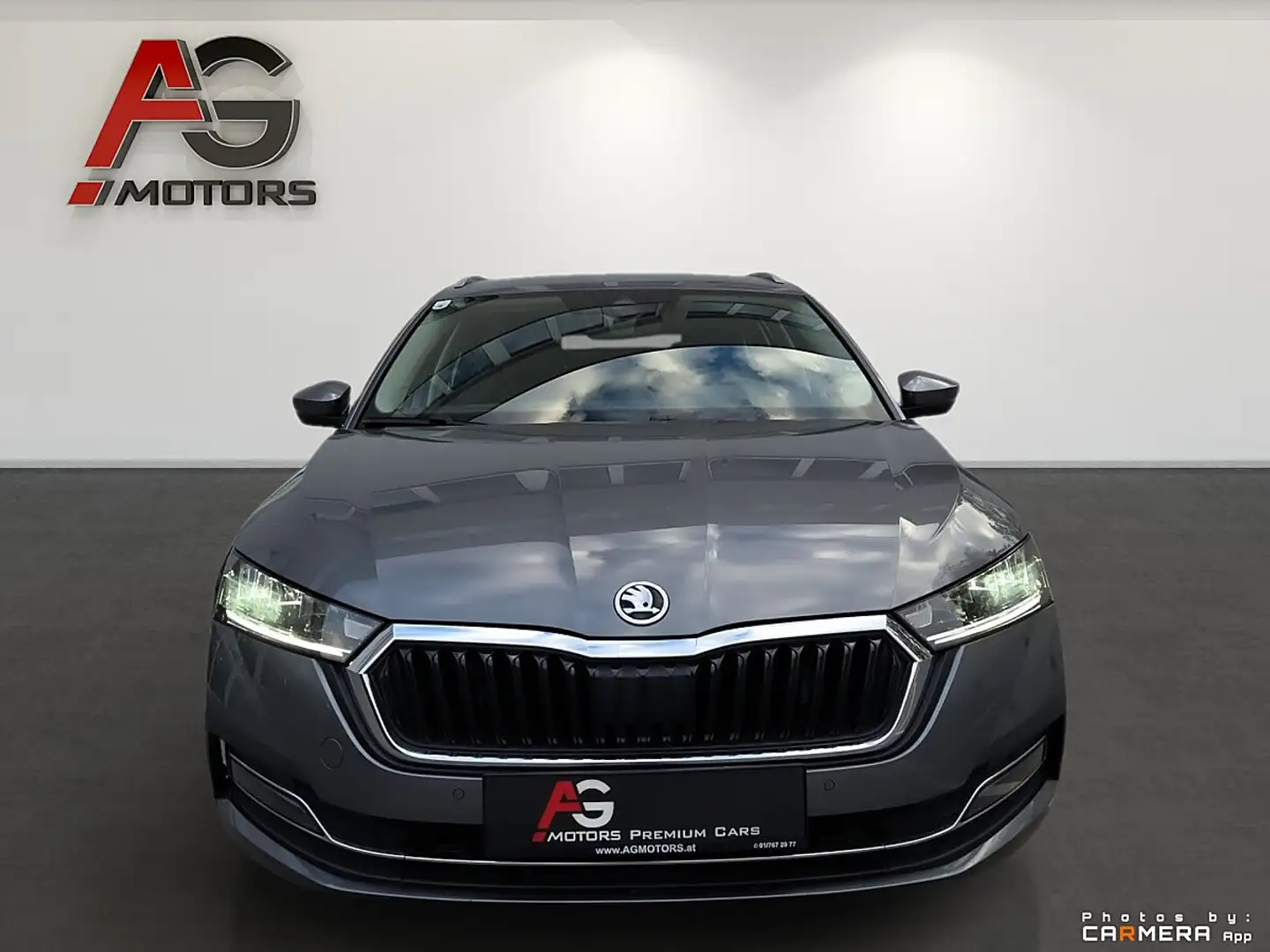 Skoda Octavia Combi 2,0 TDI Style DSG Grau - 2