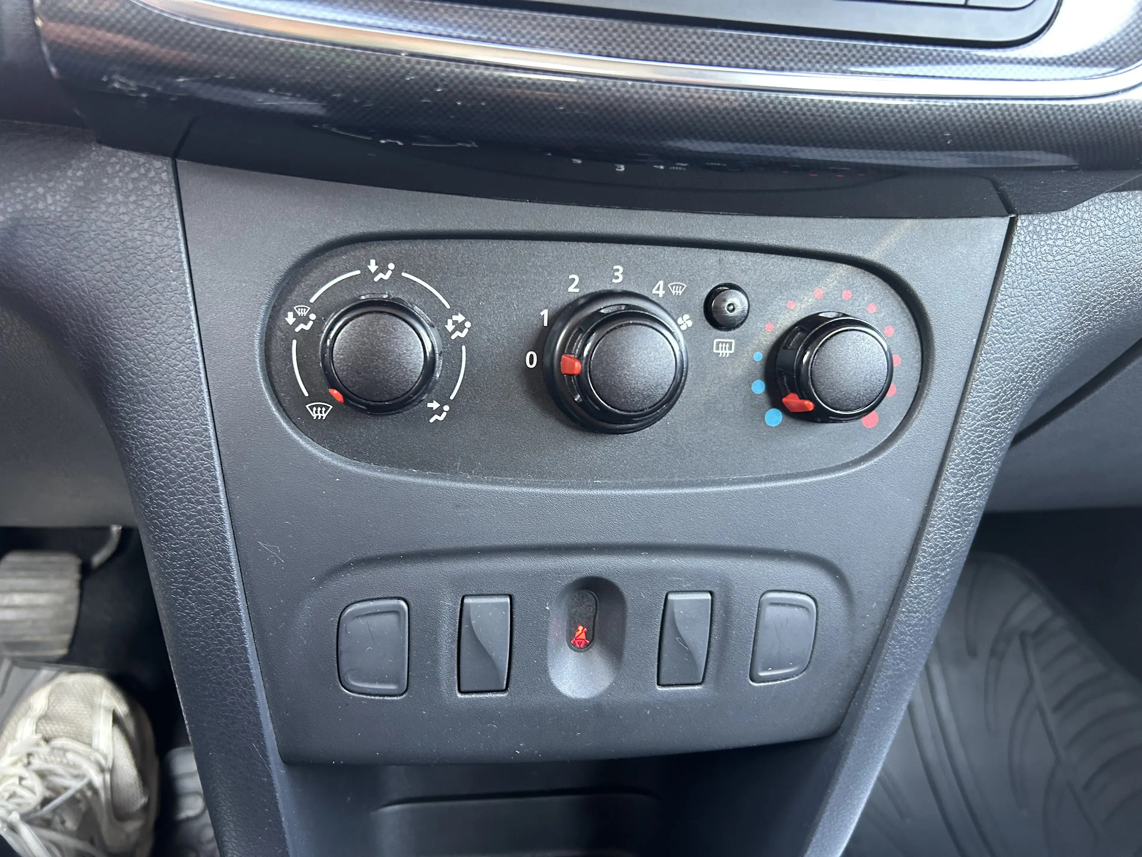 Dacia Logan Logan MCV 1.0i SCe Access (EU6.2)BREAK 5 PORTES BLUETOOTH GARANTIE 12 MOIS — photo 11