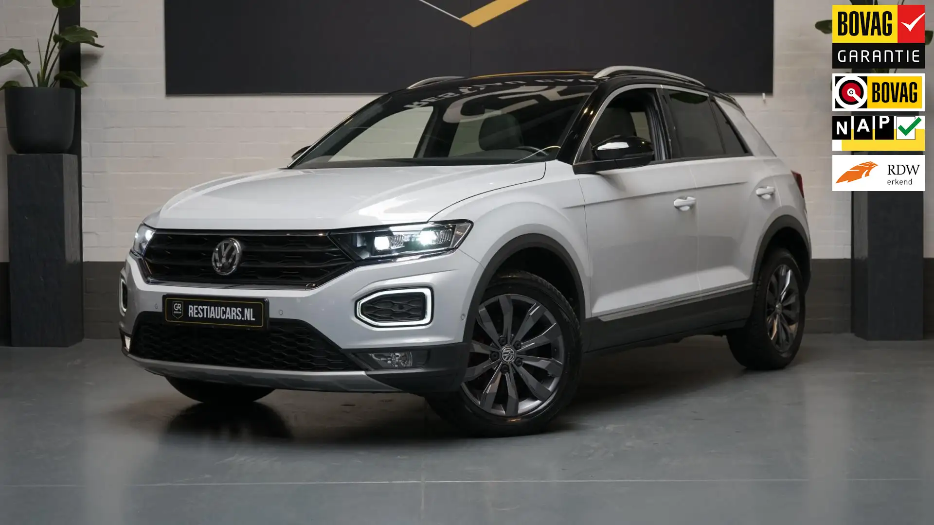 Volkswagen T-Roc 1.5 TSI Sport AUTOMAAT-ACC-BEATS-CAMERA-FULL LED-K Blanco - 1