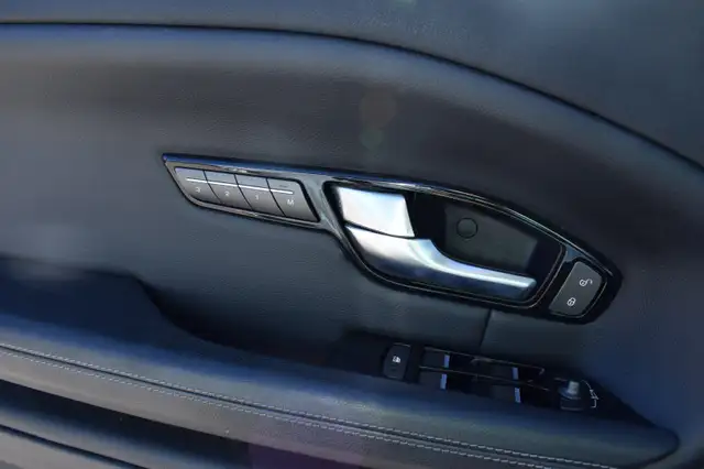 Land Rover Range Rover Evoque view 8