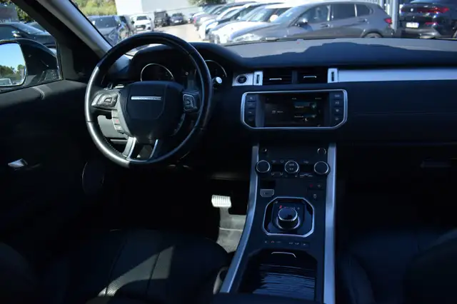 Land Rover Range Rover Evoque view 2