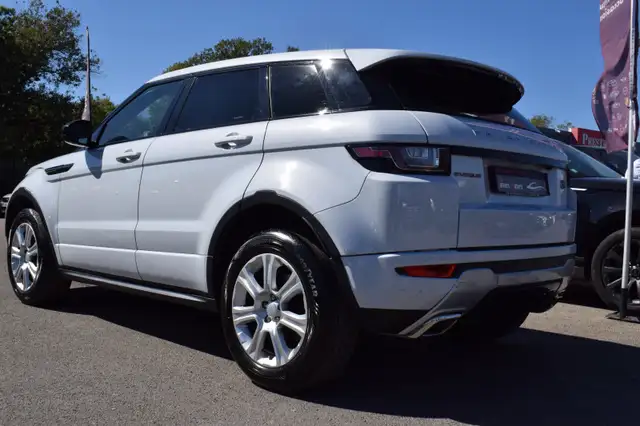 Land Rover Range Rover Evoque view 3