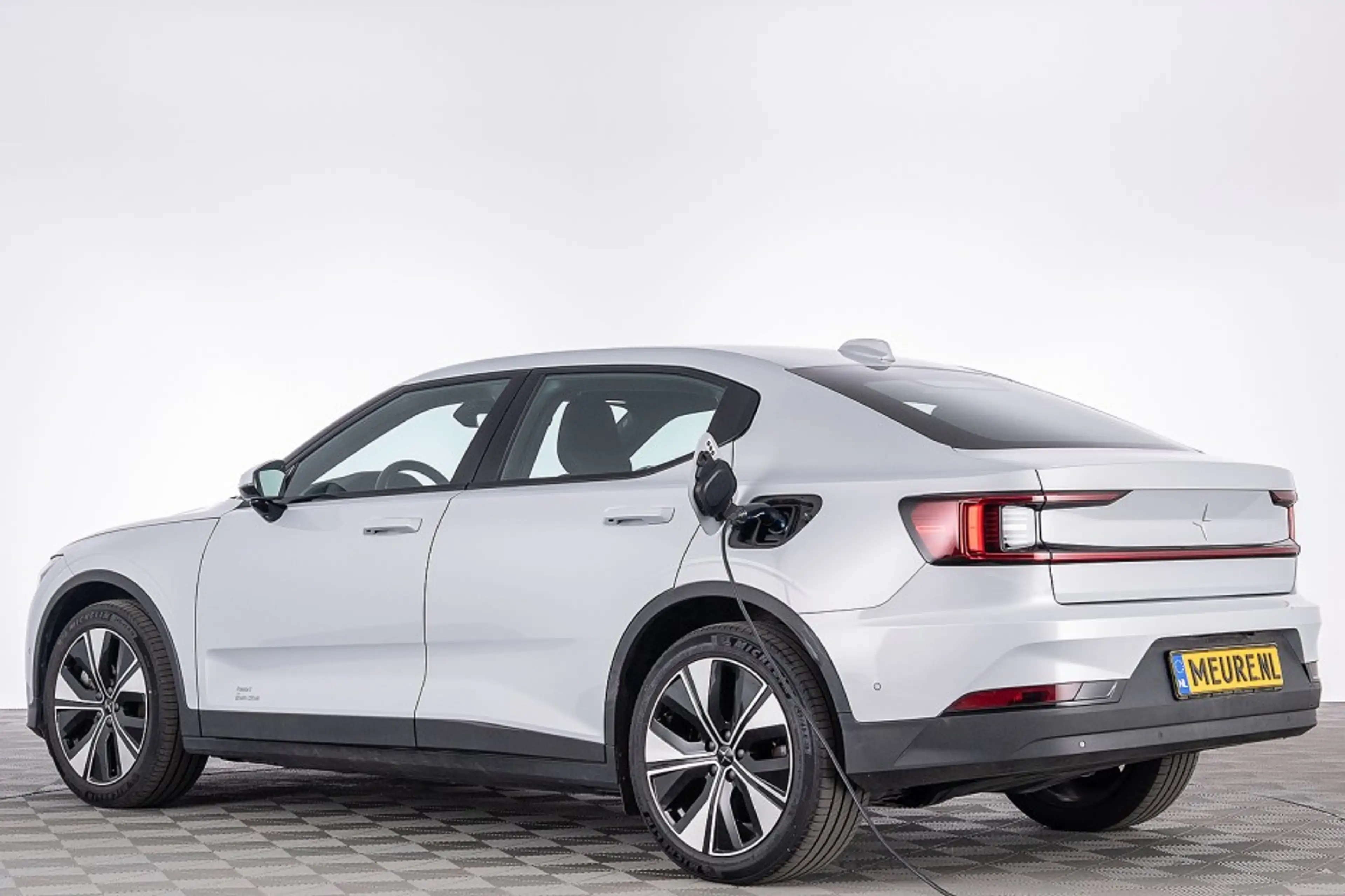 Polestar 2 Long Range Single Motor RWD *SOH 97%* — photo 2