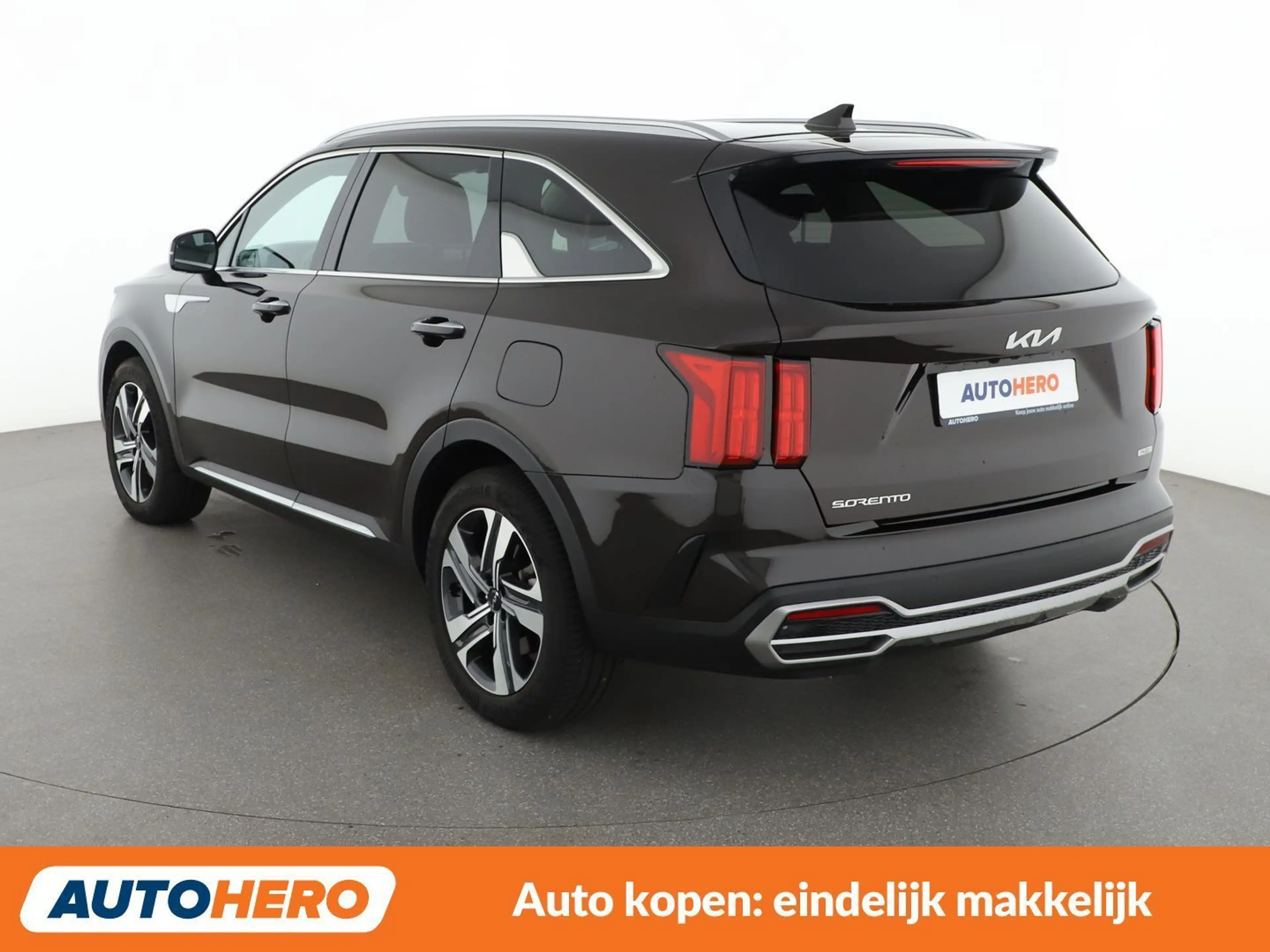 Kia Sorento 1.6 Plug-in Hybrid Design 4x4 — photo 4