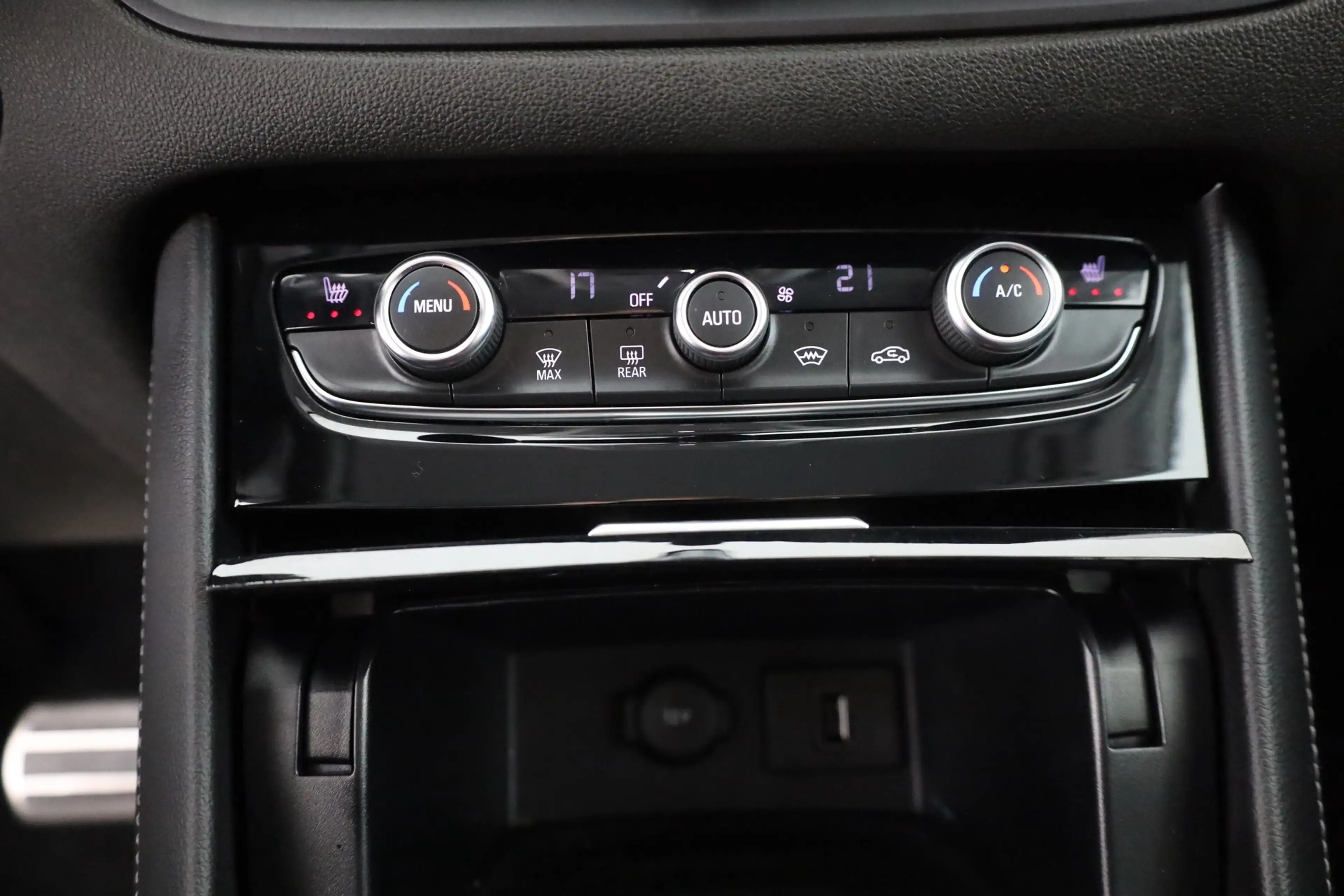 Opel Grandland 1.2 GS Line LED Navi 360° AHK DAB ACC — photo 12