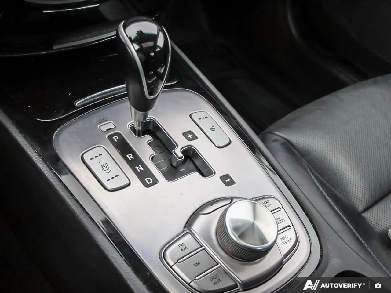 Hyundai Genesis снимка Hyundai Genesis
