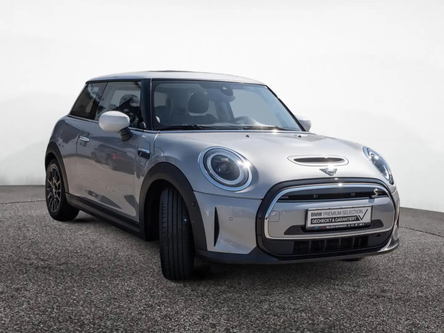MINI Cooper SE Classic Trim H/K NAVI HUD LED PANO Stříbrná - 2