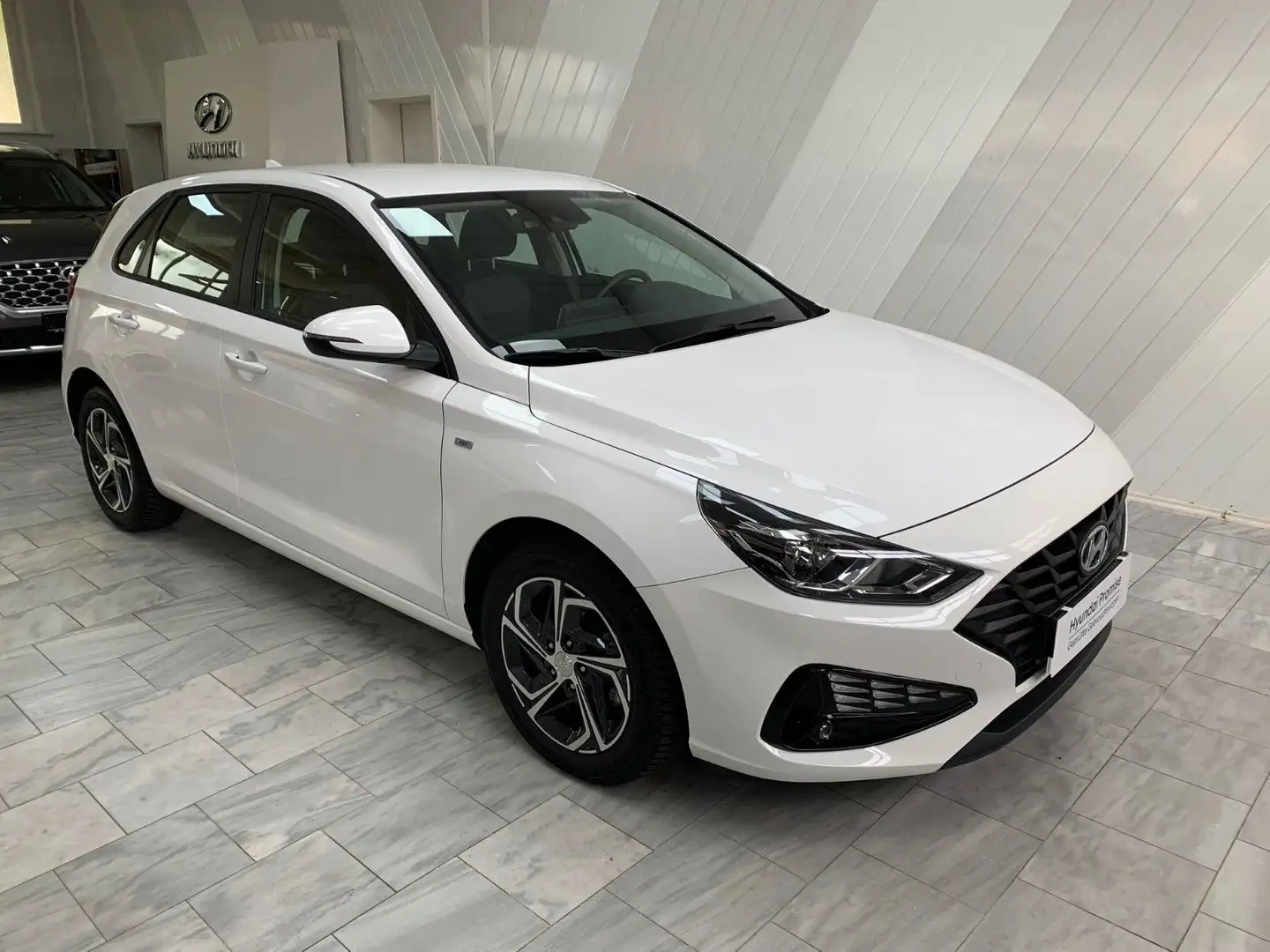 Hyundai i30 1.0 Select Mild-Hybrid Allwetter Weiß - 1