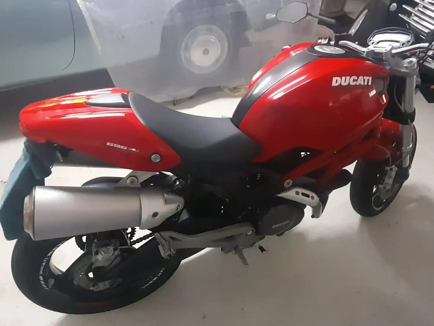 Ducati Monster 696 696+ Rosso - 2