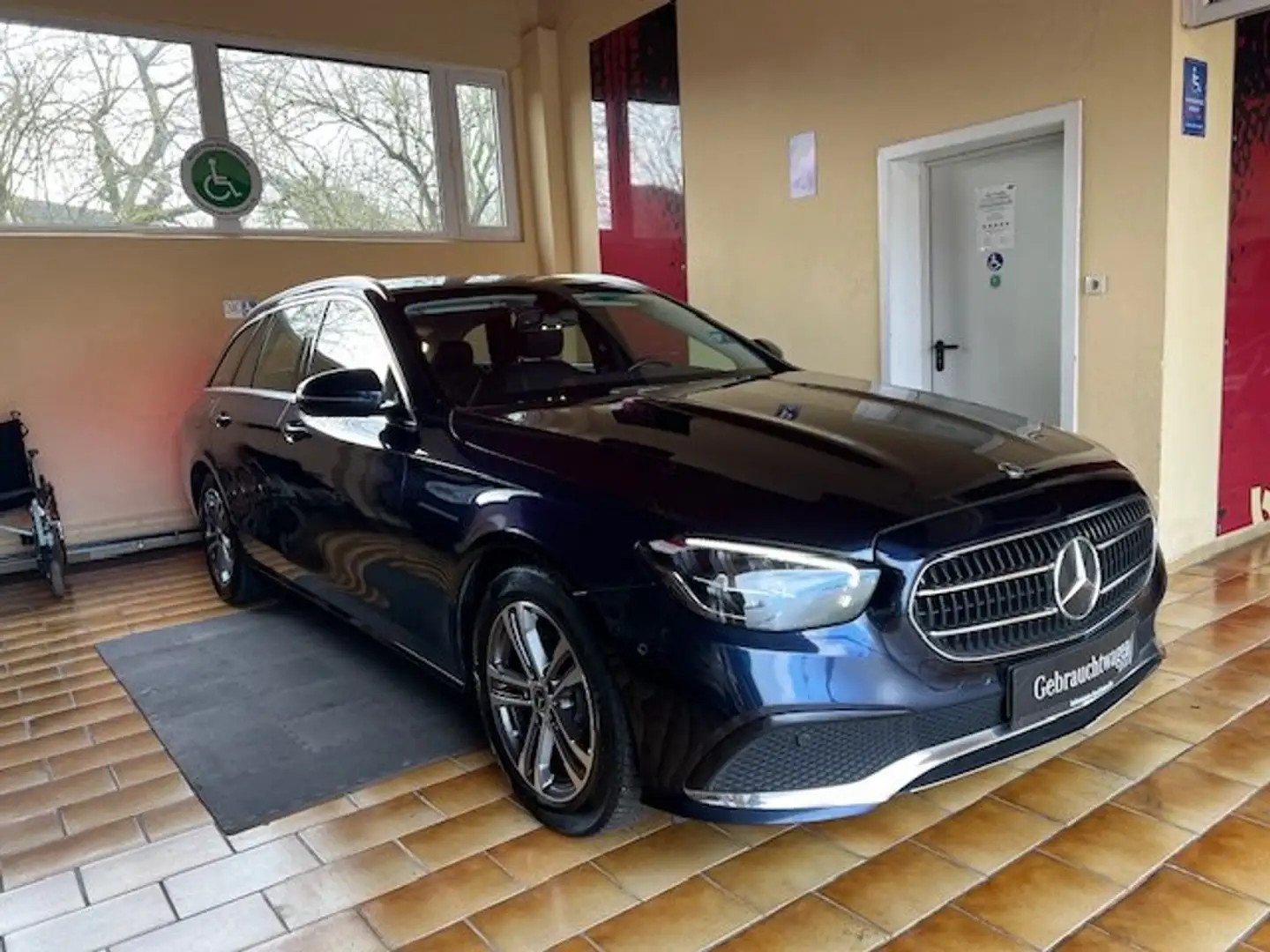 Mercedes-Benz E 220 T Avantgarde MBUX LED Kamera Navi Leder AHK Mwst Bleu - 1