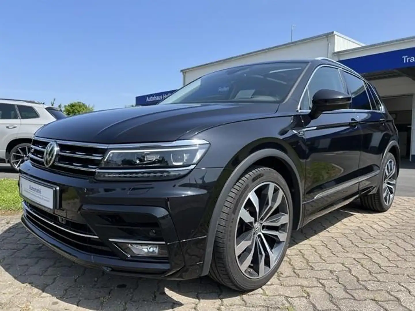 Volkswagen Tiguan Highline R-Line 4M AHK STHZ PANO HUD ACC Schwarz - 1