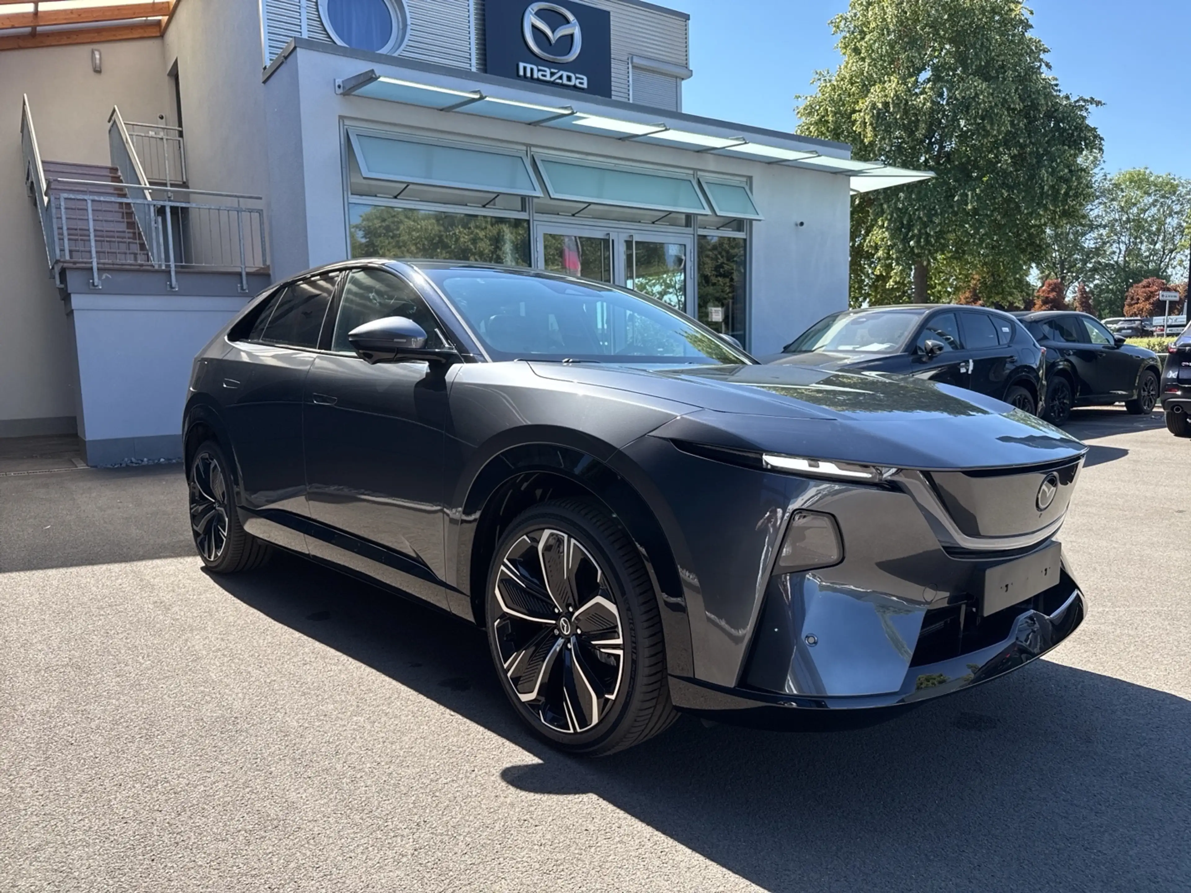 Mazda CX-6e Takumi BKTR PABS Metallic — photo 5