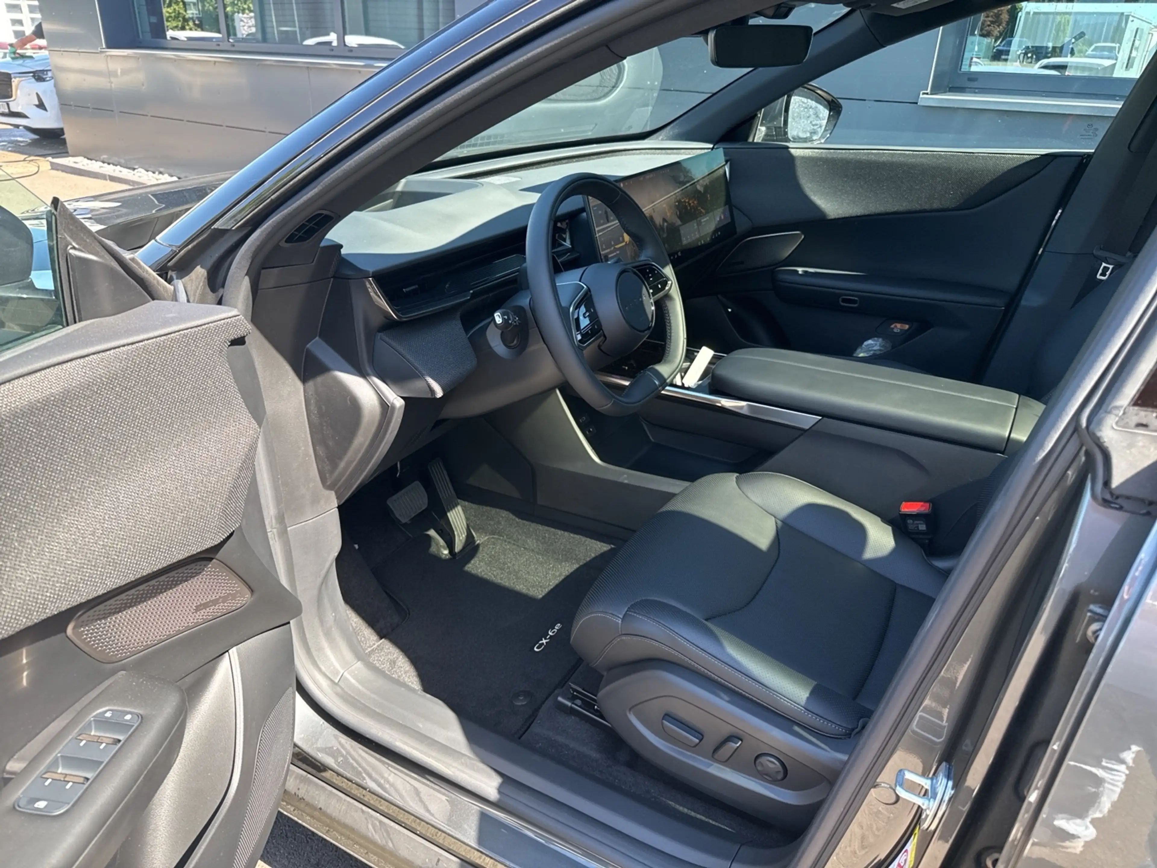 Mazda CX-6e Takumi BKTR PABS Metallic — photo 9