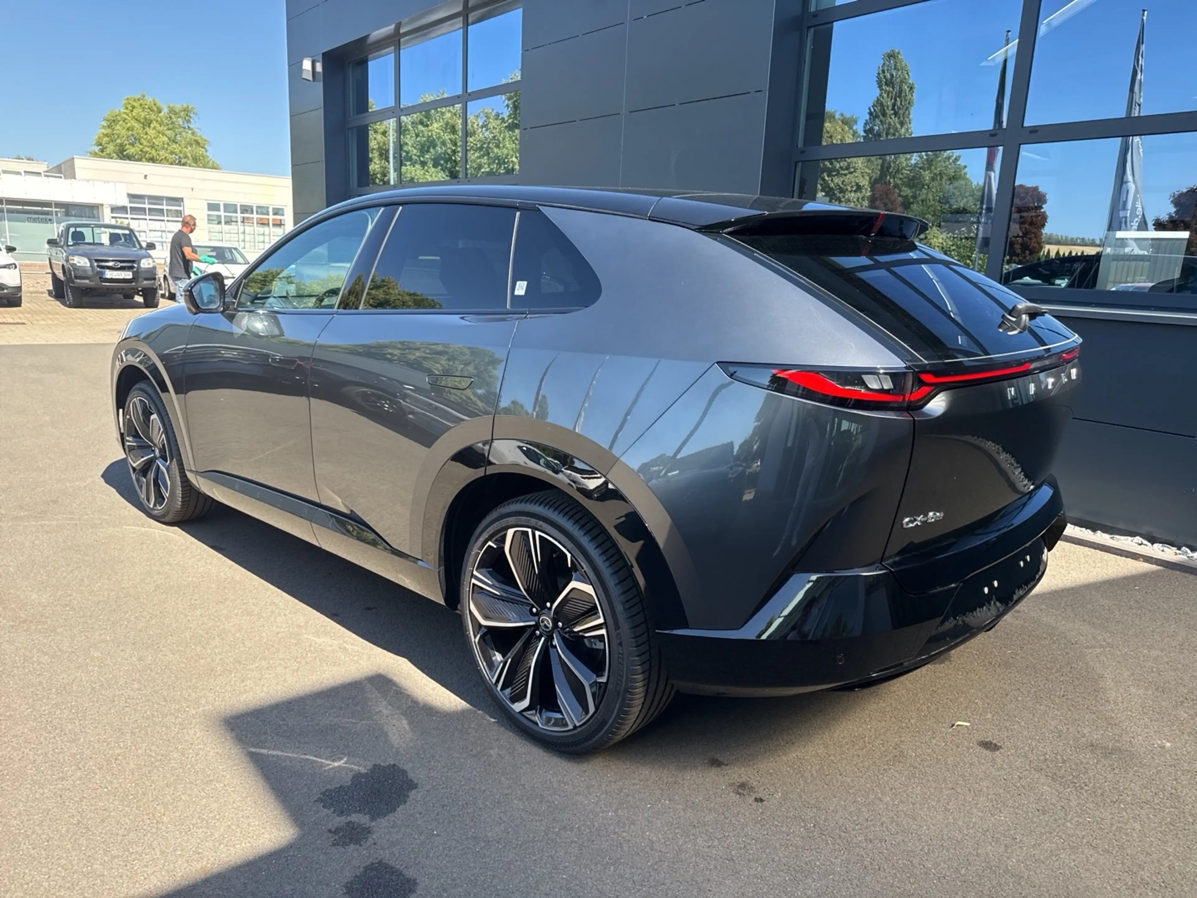 Mazda CX-6e Takumi BKTR PABS Metallic — photo 3