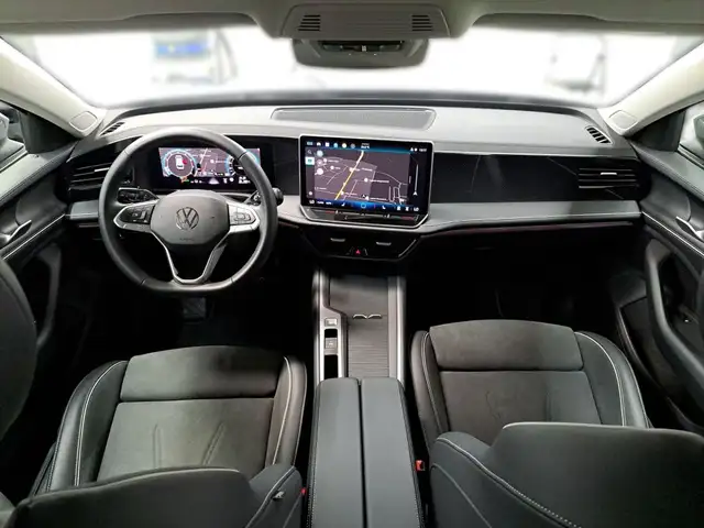 Volkswagen Passat view 12