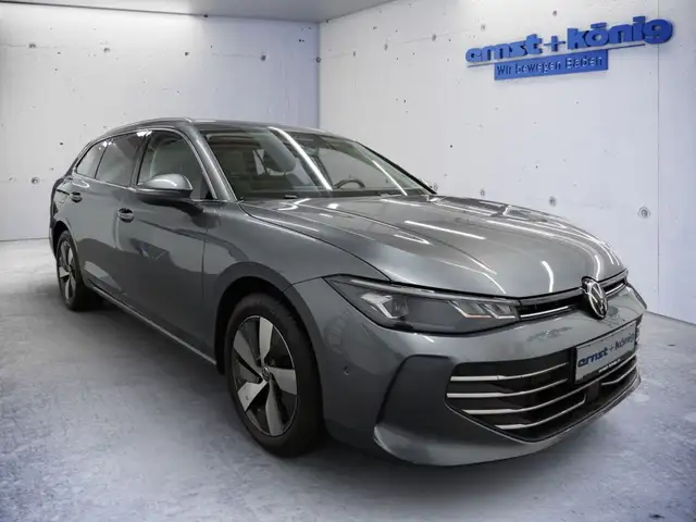 Volkswagen Passat view 2