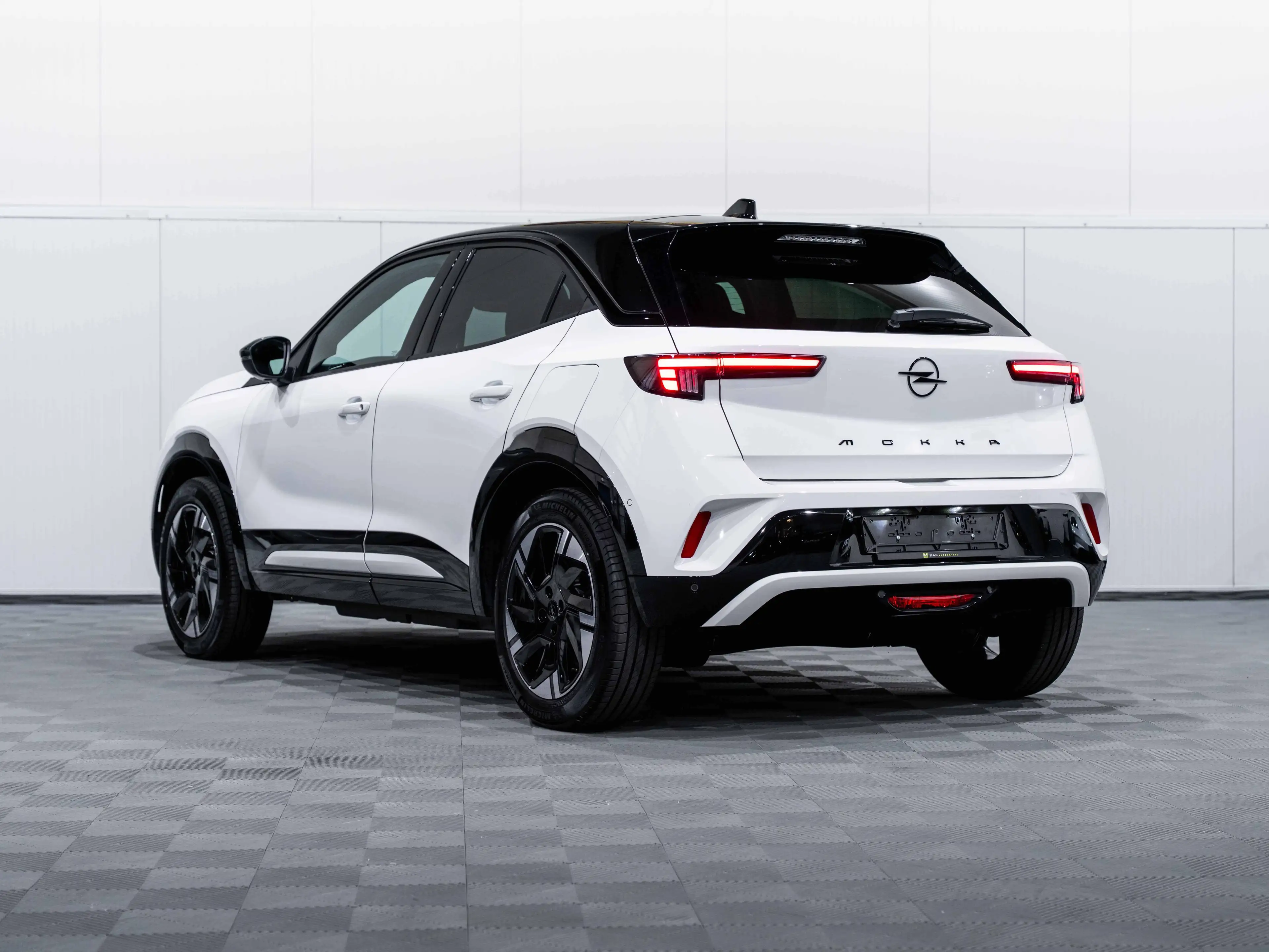 Opel Mokka-E e-Mokka 54 kWh Ultimate Ultimate — photo 2
