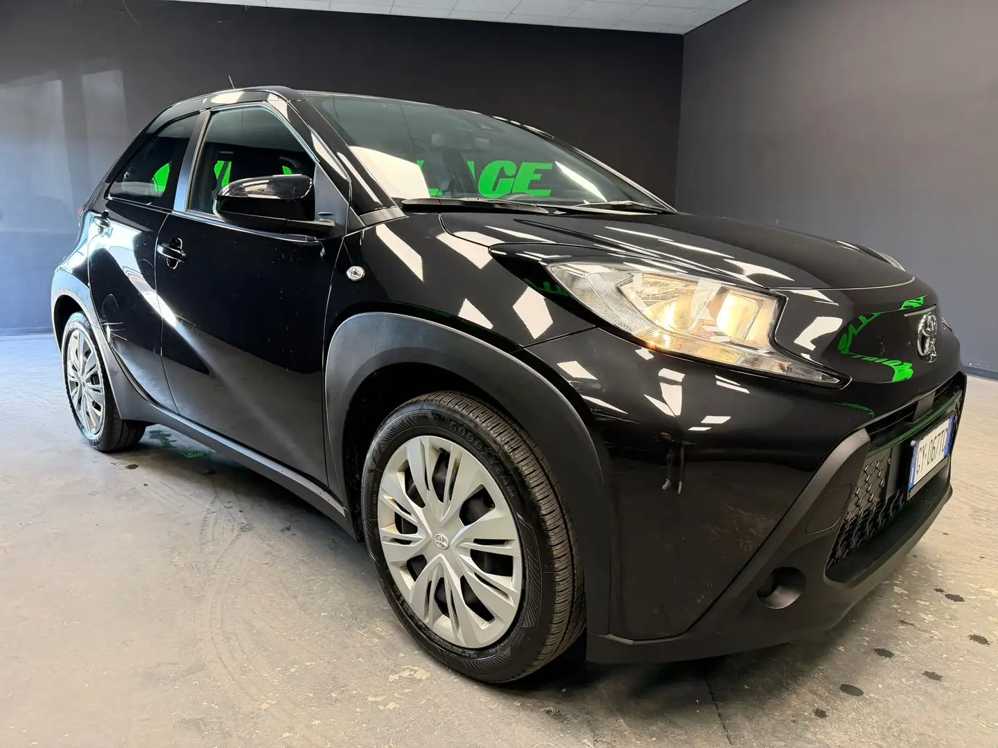 Toyota Aygo Aygo X 1.0 Active 72cv Schwarz - 1