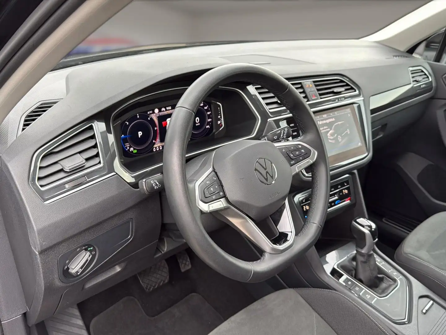Volkswagen Tiguan Elegance*AHK*Lenkradheiz.*Teilleder*LED* Noir - 2