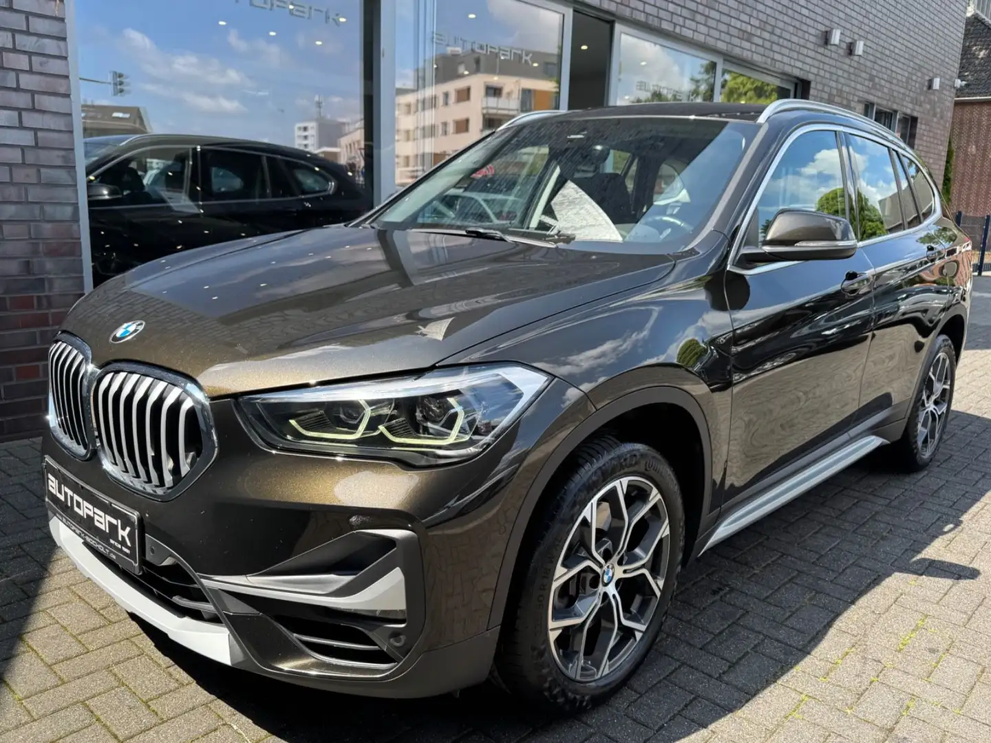 BMW X1 sDrive 20i xLine°LED°Kamera°RFK°AHK°18° - 1