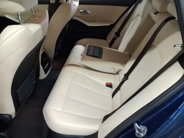 BMW 3 Series view 13