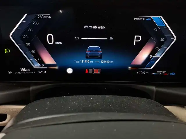 BMW 3 Series view 11