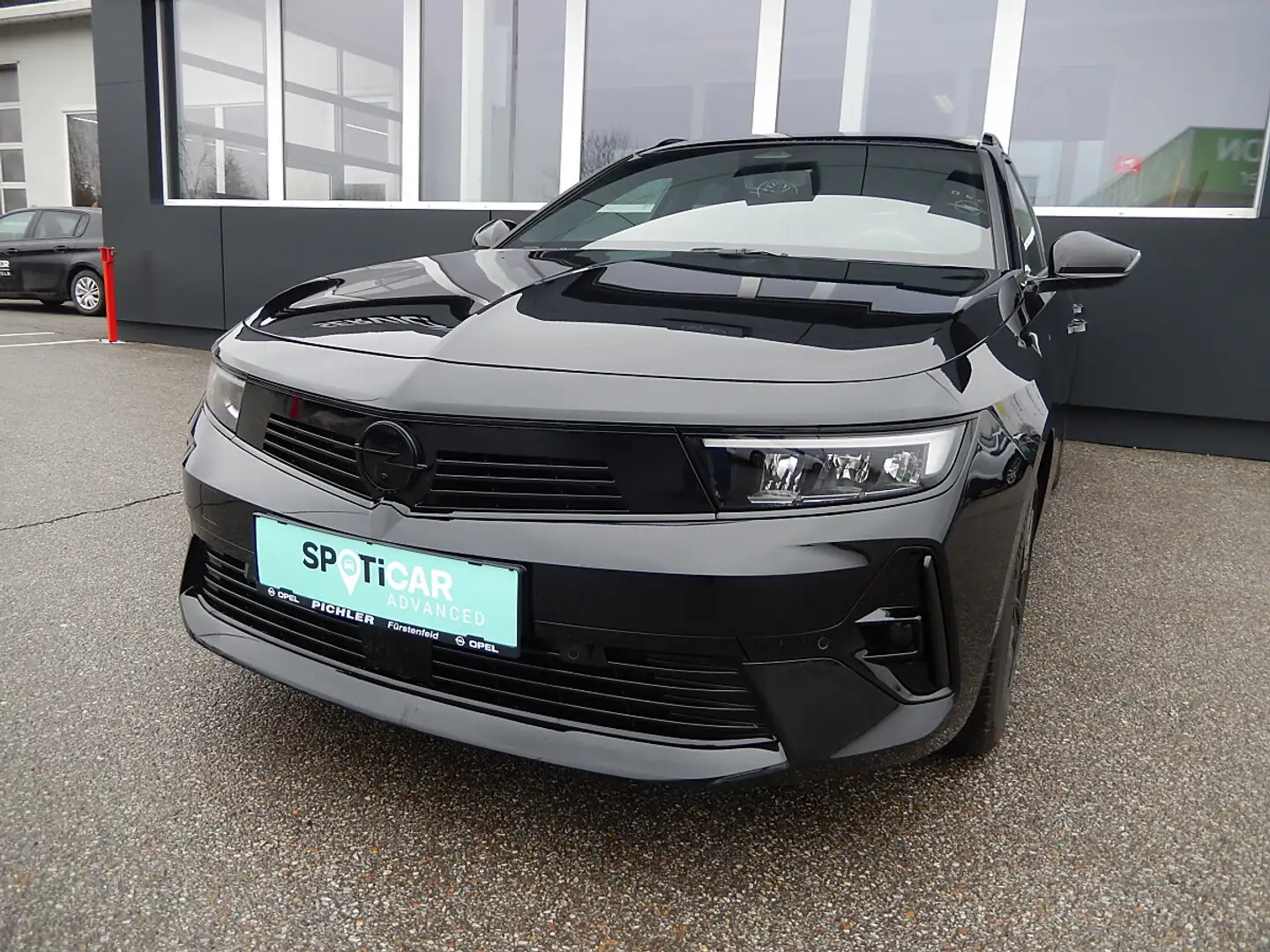 Opel Astra ST 1,2 Turbo MHEV GS Aut. Schwarz - 1