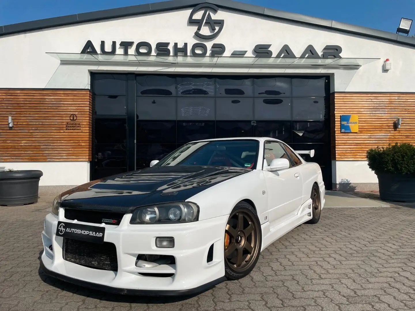Nissan Skyline GTT Blanc - 1