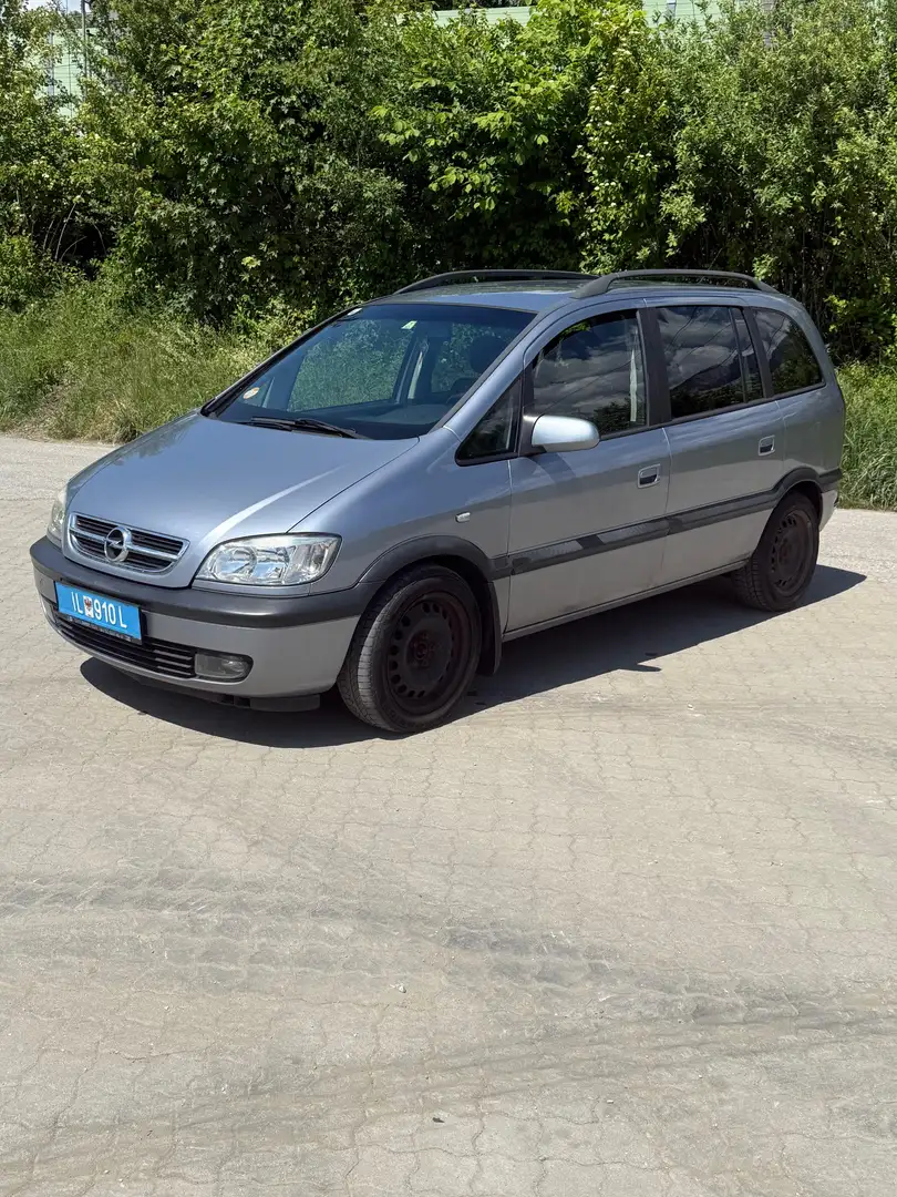 Opel Zafira - 1