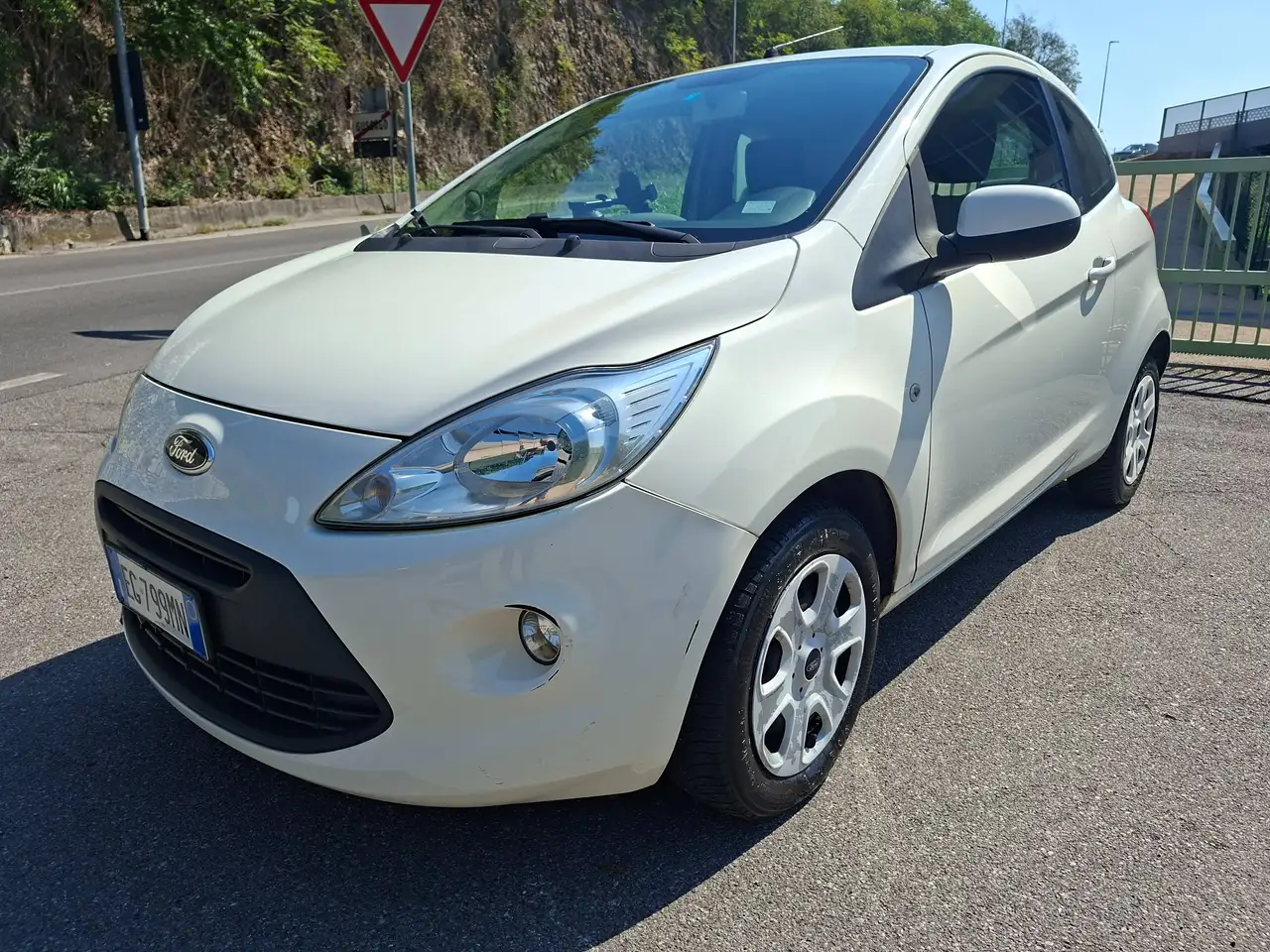 Ford Ka/Ka+ 1.2 DA NEOPATENTATI / EURO 5 — photo 1 of 14