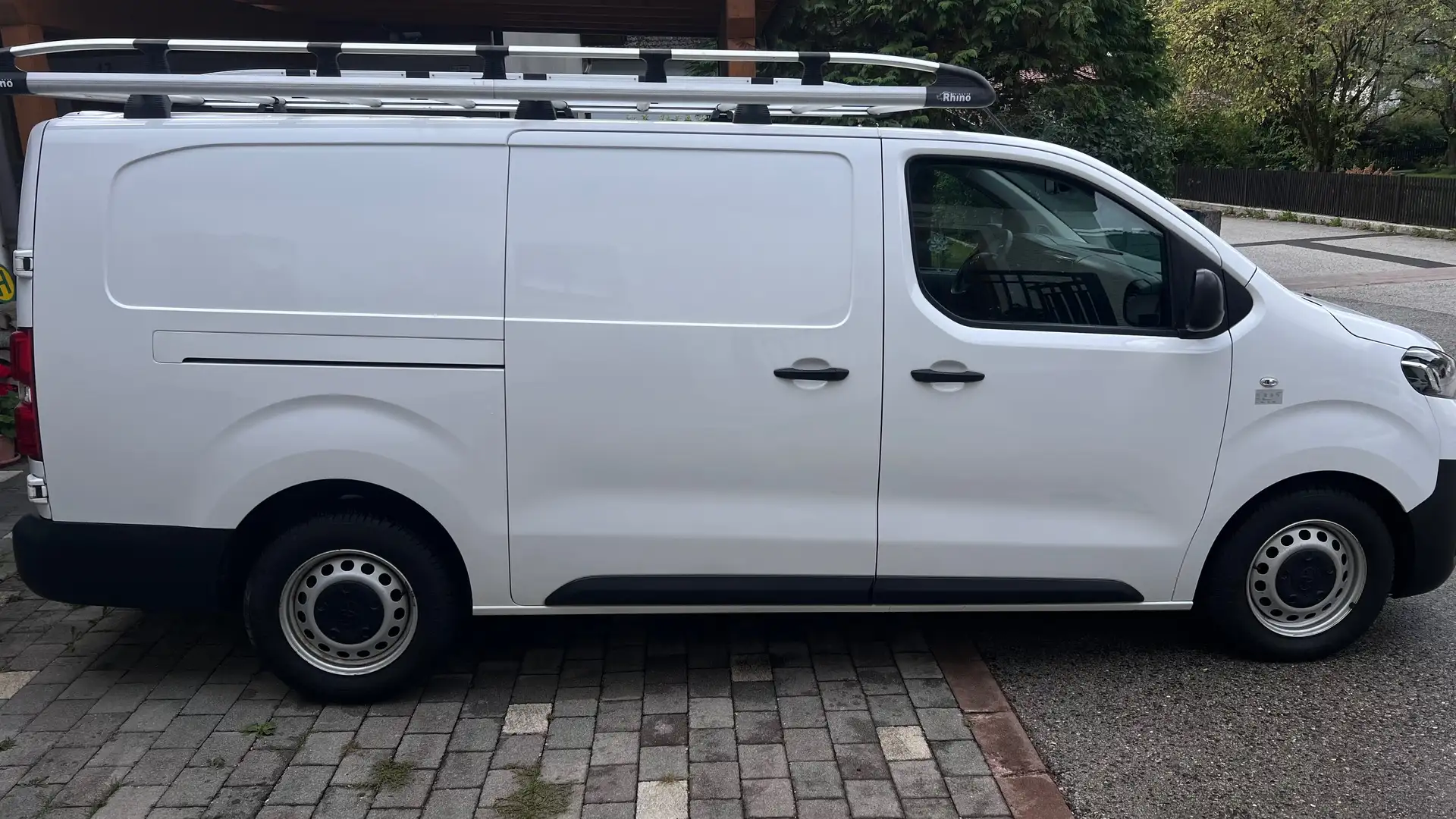 Toyota Proace Pro Ace 2,0 D-4D 145 L2 ProWork ProWork Weiß - 2