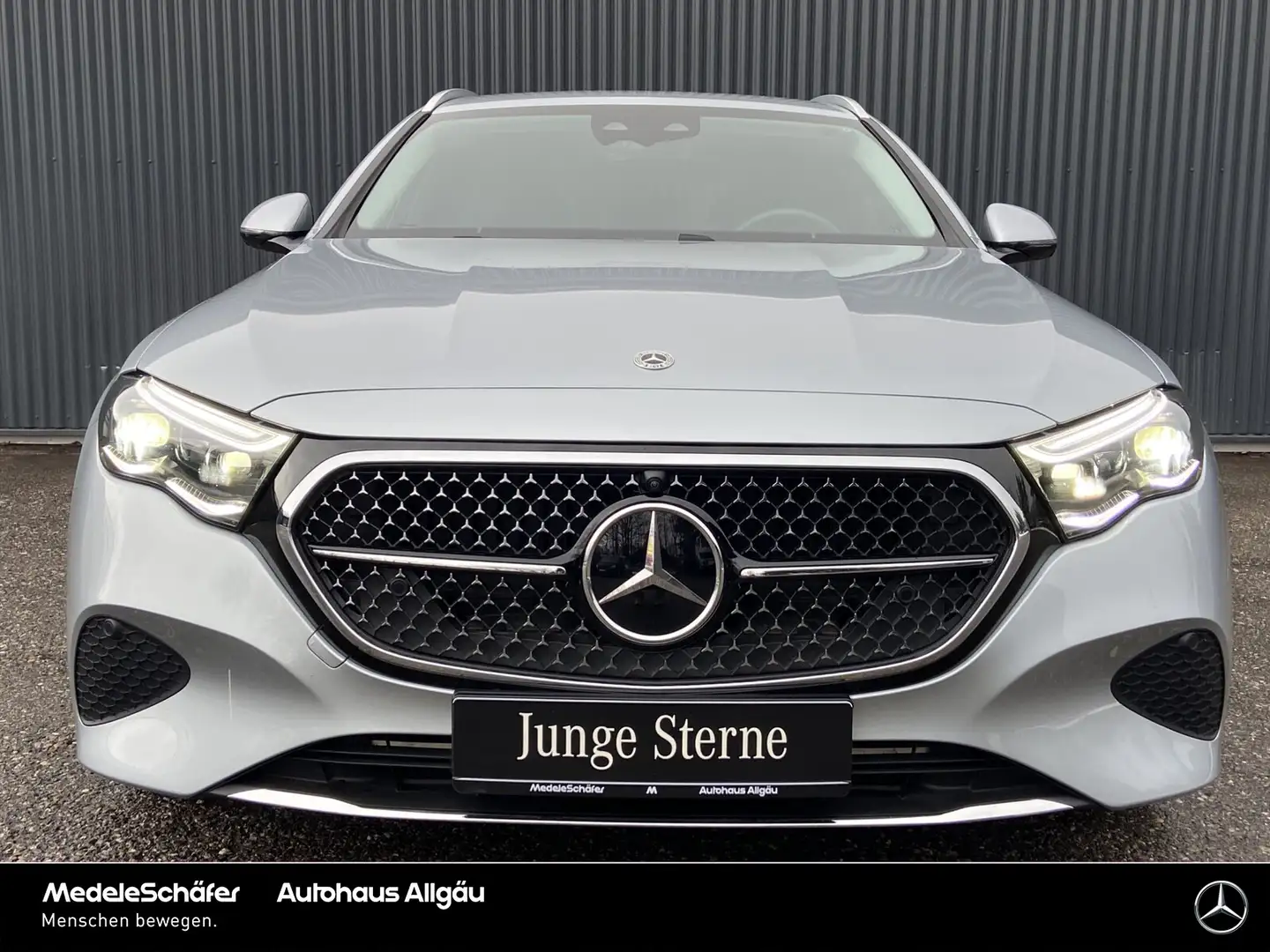 Mercedes-Benz E 450 E 450 d 4M T-M Avantgarde 19" AHK Sitzklima 360° Argento - 2