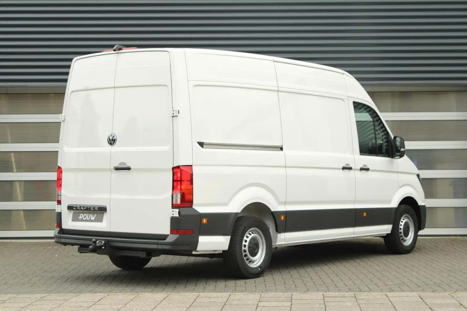 Volkswagen Crafter 35 2.0 177pk TDI L3H3 Trendline Volkswagen Crafter Wit - 2