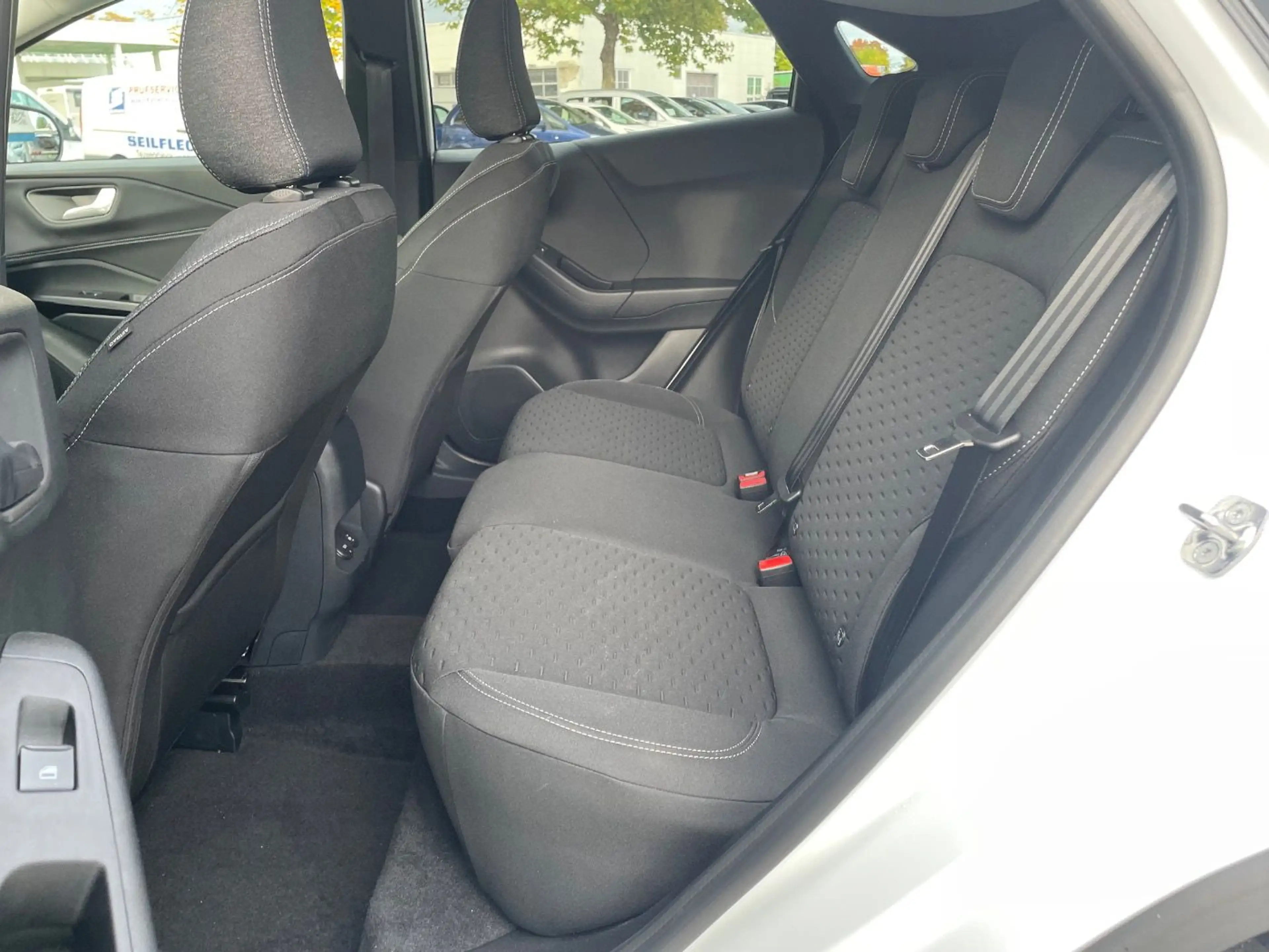 Ford Puma Titanium 1.0 NAVI*AHK*SHZ*LED*PDC*CAM — photo 12