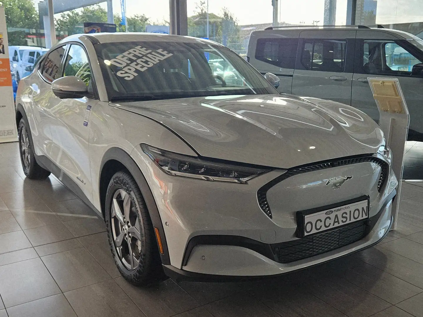 Ford Mustang Mach-E 76 kWh RWD Standard Range Blanc - 1