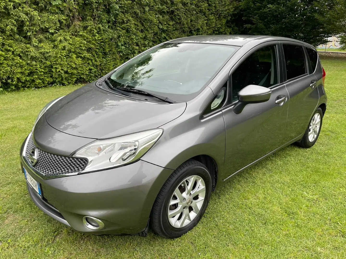Nissan Note 1.5 dci Visia Szary - 2