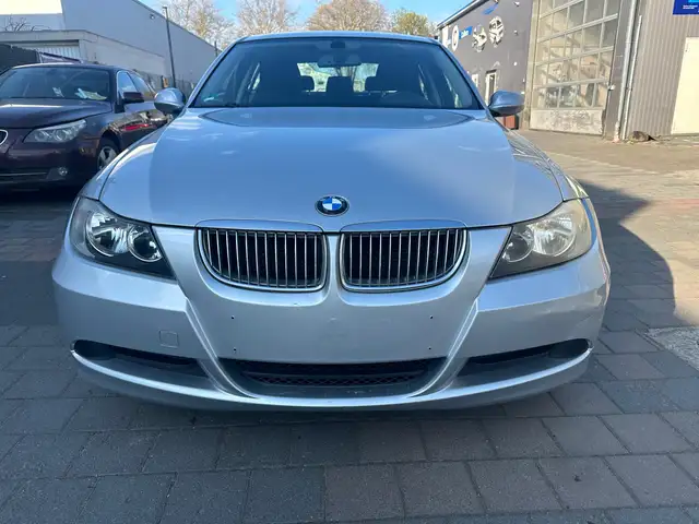 BMW 320 320i 4 türig