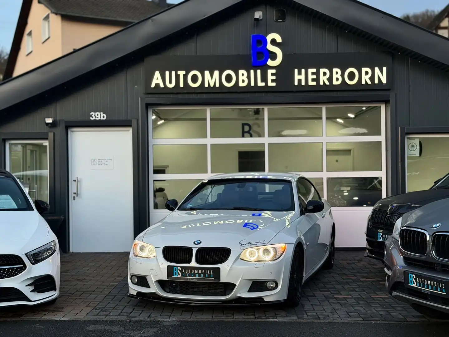 BMW 330 d Cabrio/Edition M Sport/Aut./Leder/Bi-Xen. Weiß - 1