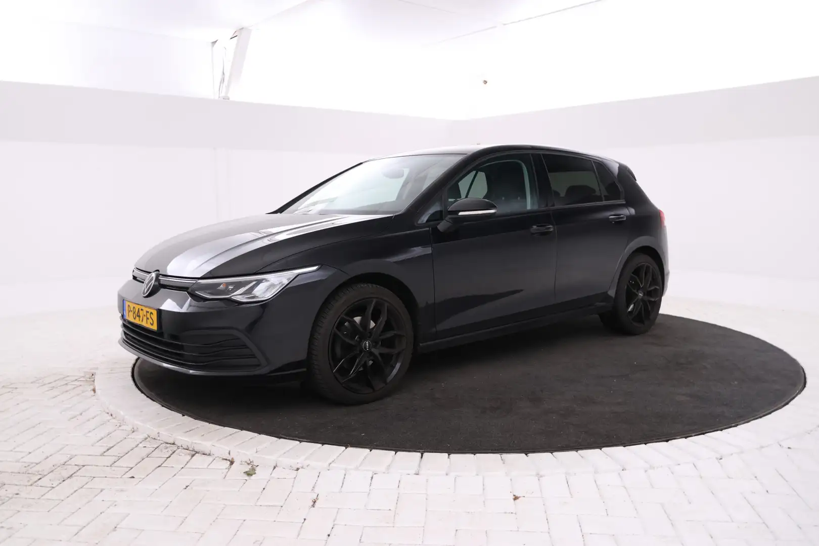 Volkswagen Golf 1.0 TSI Life 5 Deurs HB, Stoelverw. Apple carplay Noir - 1
