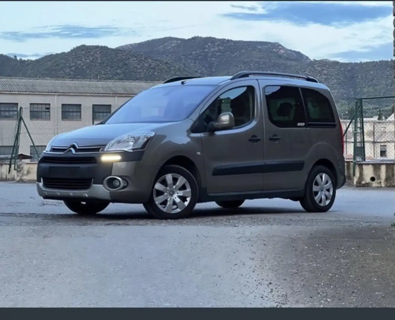 Citroen Berlingo Combi 1.6HDI XTR Plus 90 - 1