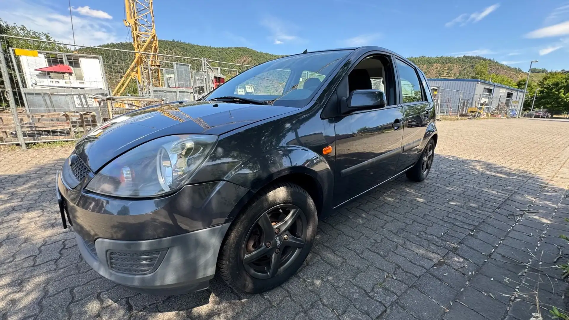 Ford Fiesta 1,3 5T 1J Tüv Klima Alu 8 f a 2.Hd. Fh fp Grau - 1