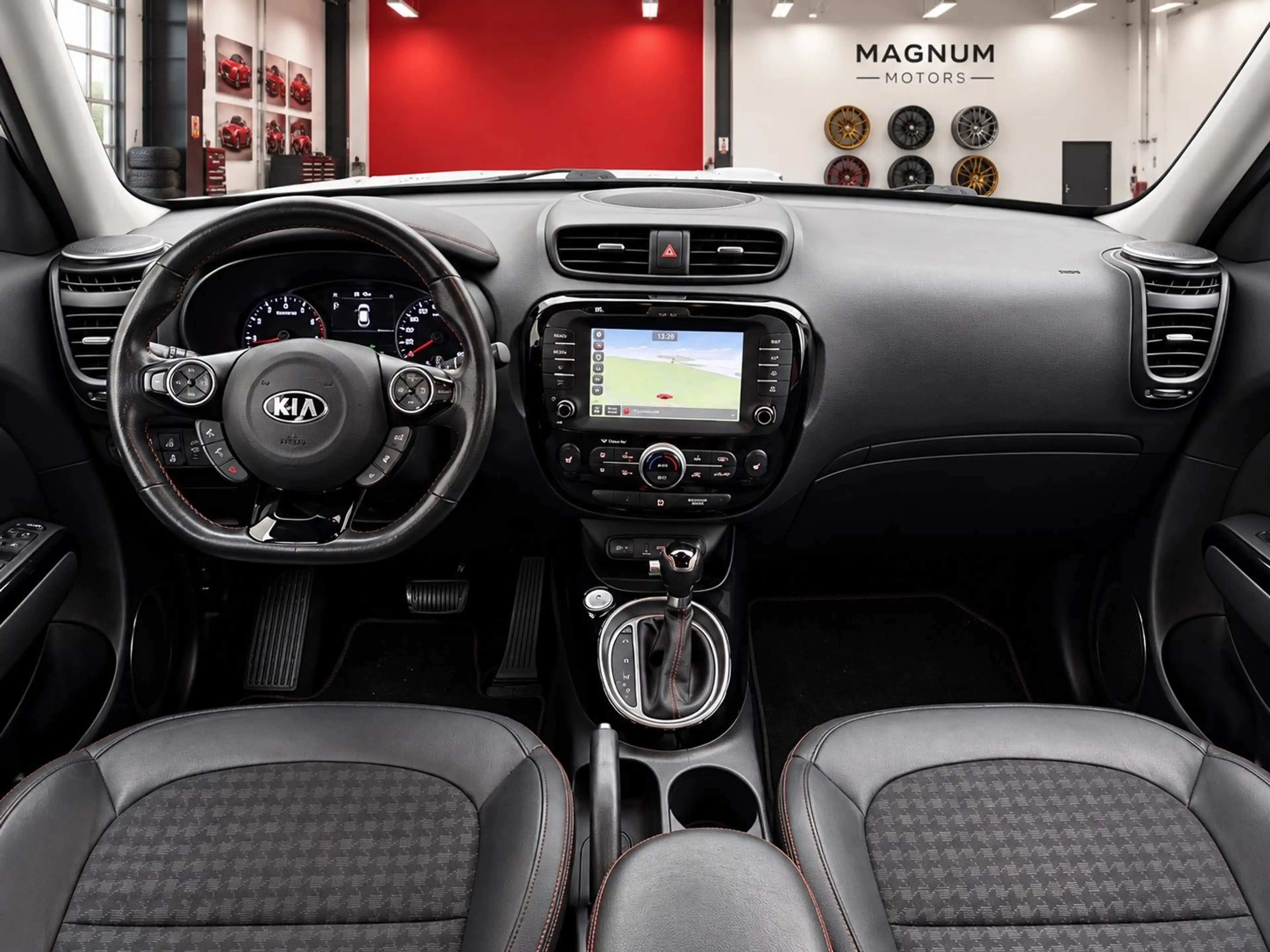 Kia Soul SOUL 1.6 TGDi TURBO *Aut.*Navi*Bi-Xenon*R-Cam* — photo 12