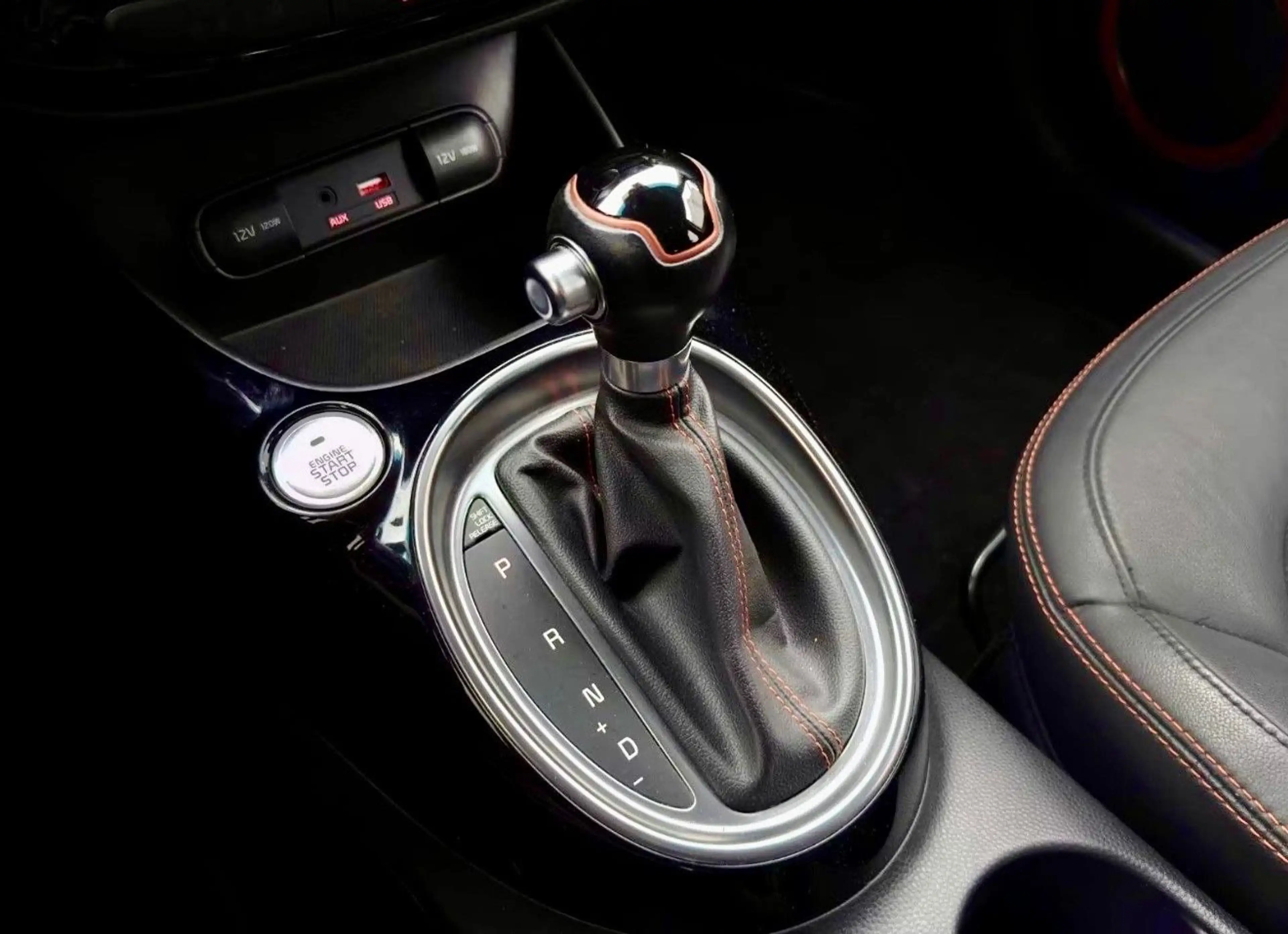 Kia Soul SOUL 1.6 TGDi TURBO *Aut.*Navi*Bi-Xenon*R-Cam* — photo 14