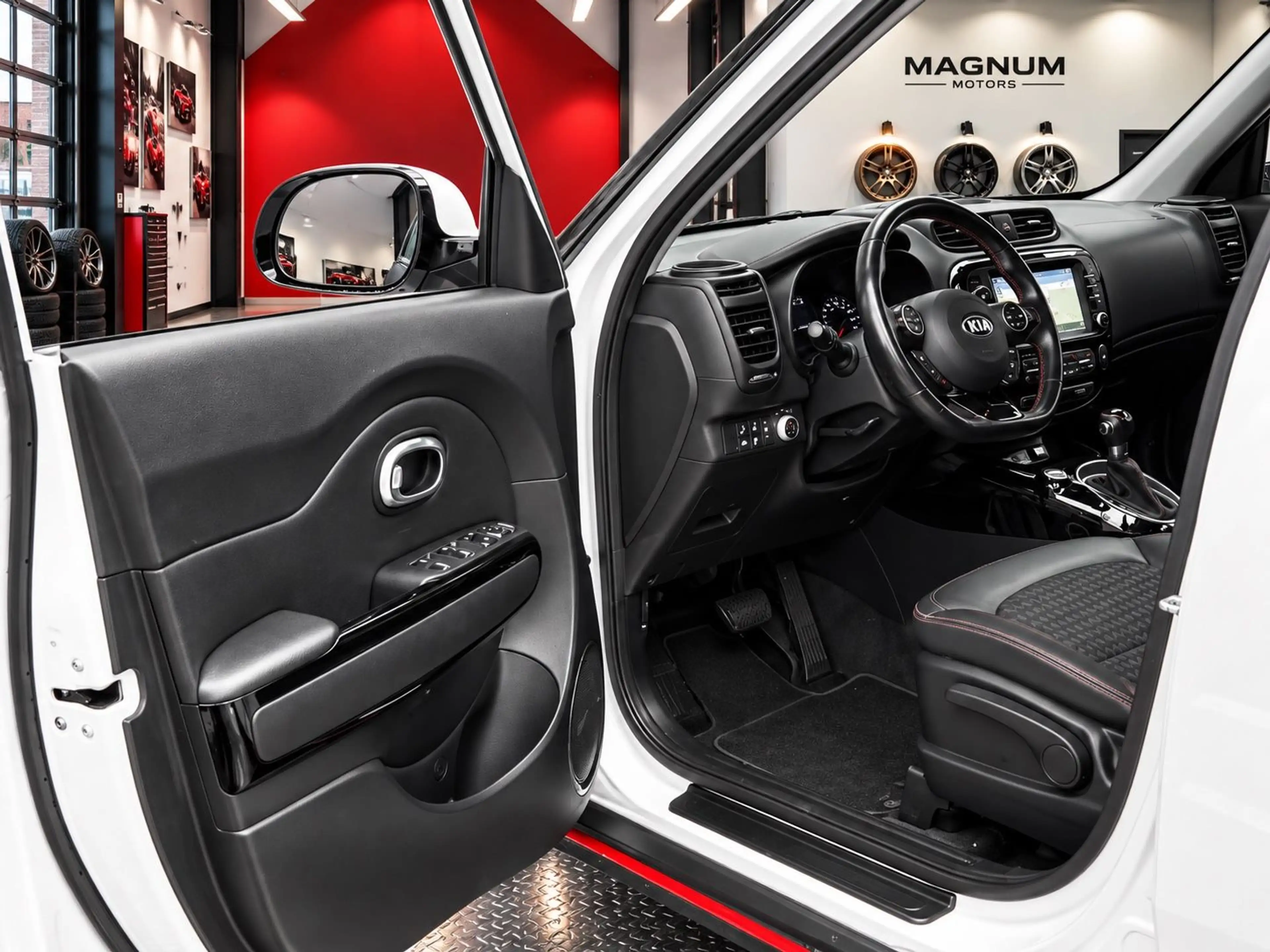 Kia Soul SOUL 1.6 TGDi TURBO *Aut.*Navi*Bi-Xenon*R-Cam* — photo 11