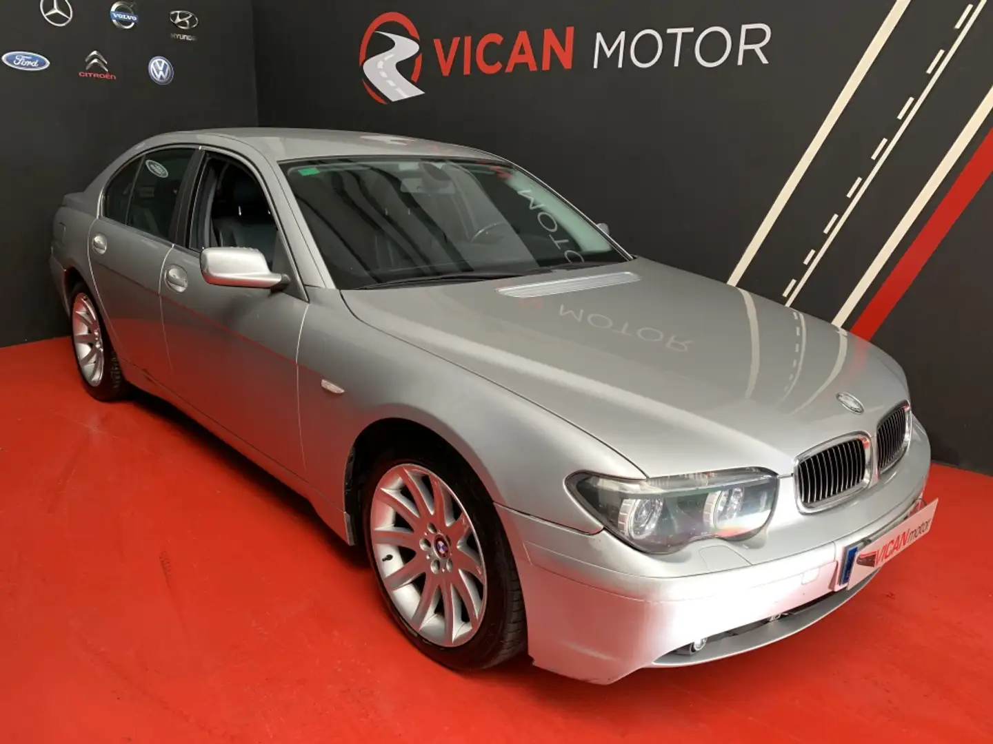BMW 745 745i Argent - 1