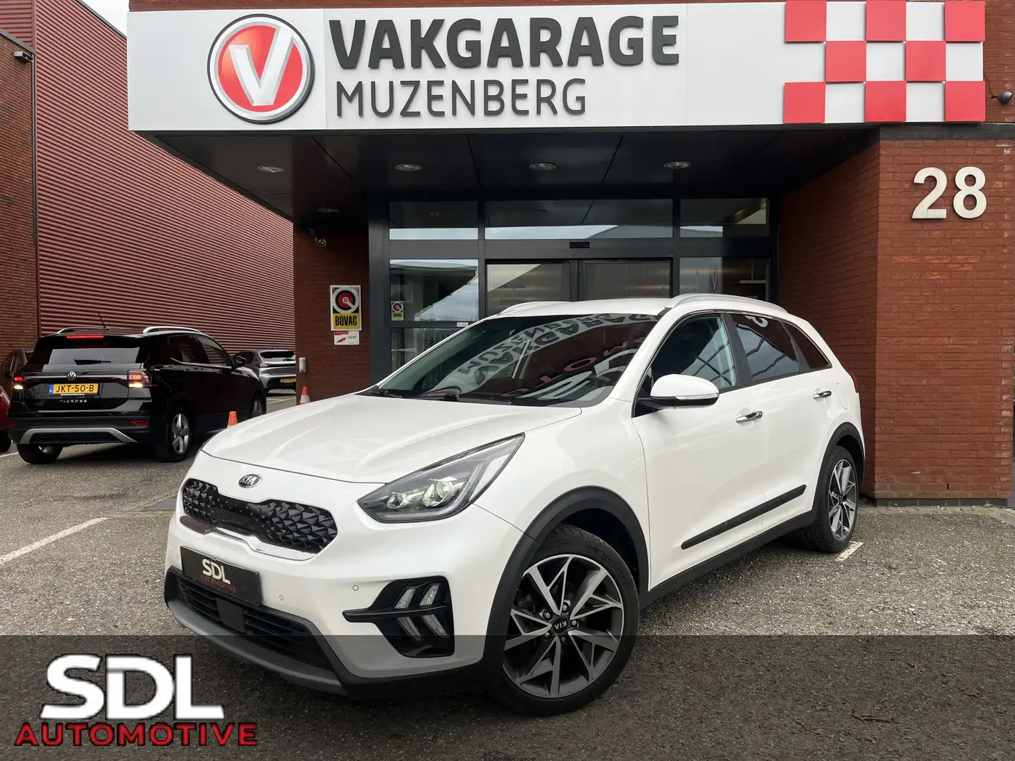 Kia Niro 1.6 GDi Hybrid ExecutiveLine // LED // LEDER // EL Wit - 1